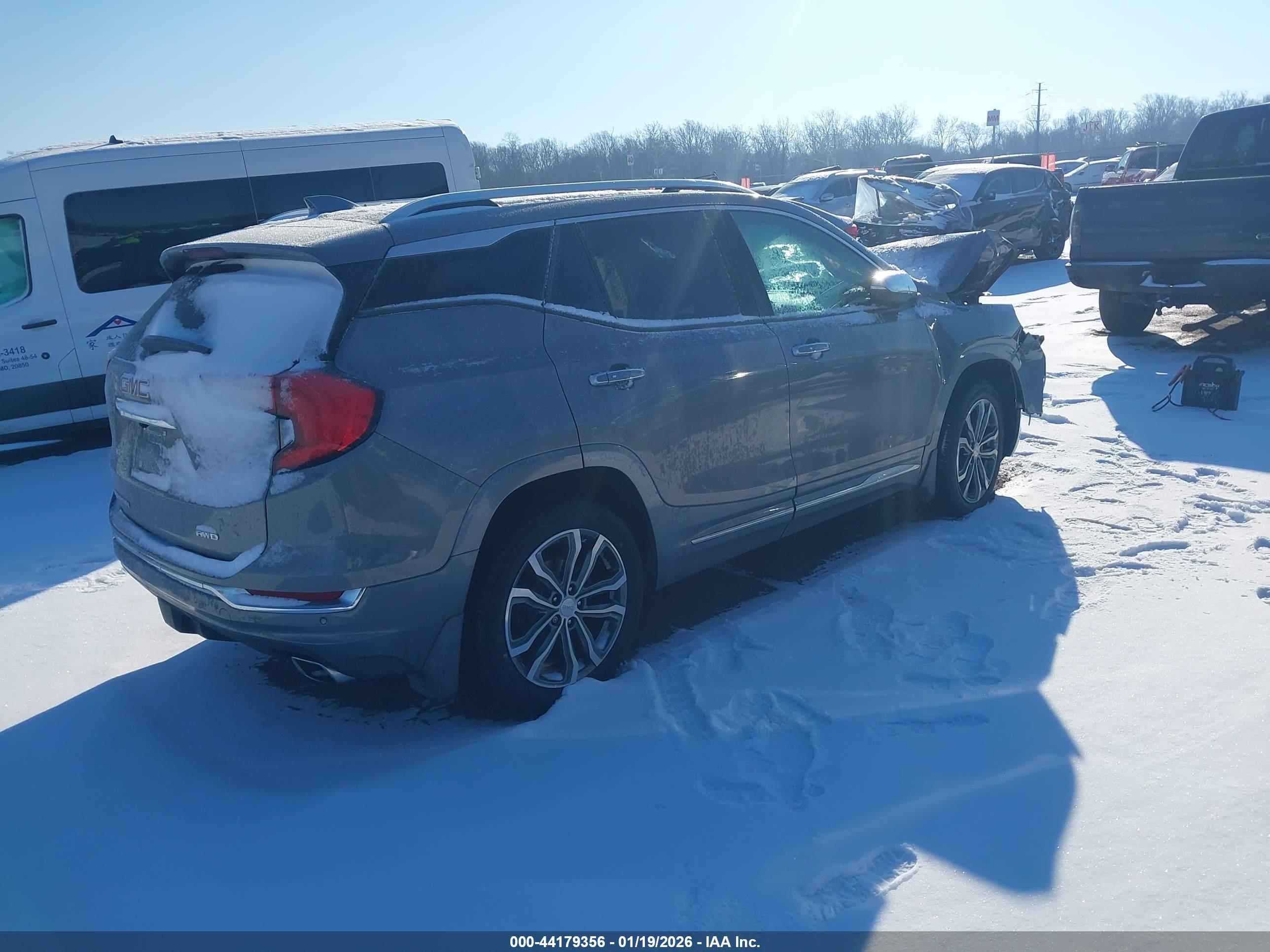 GMC TERRAIN image 4