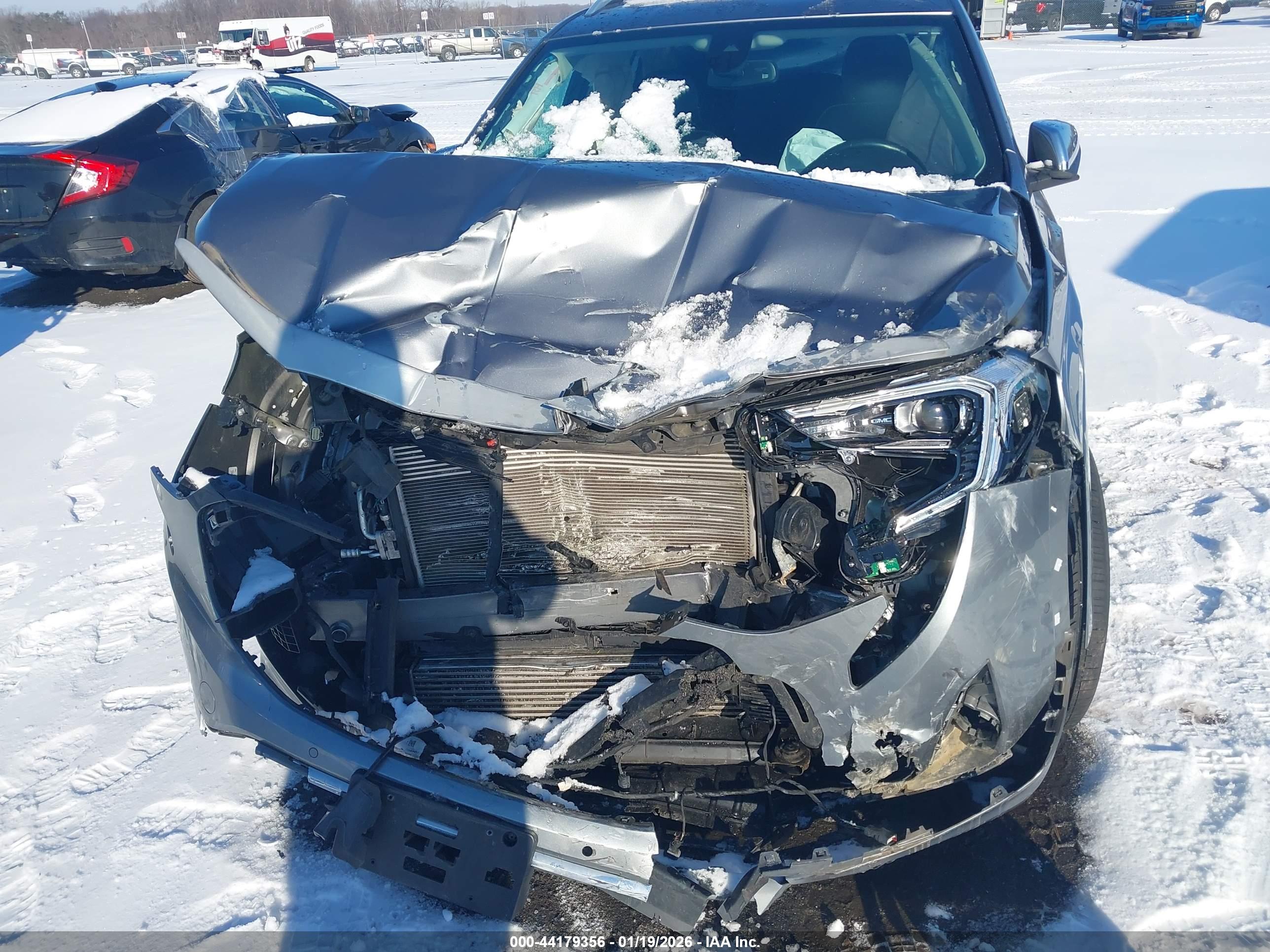 GMC TERRAIN image 6