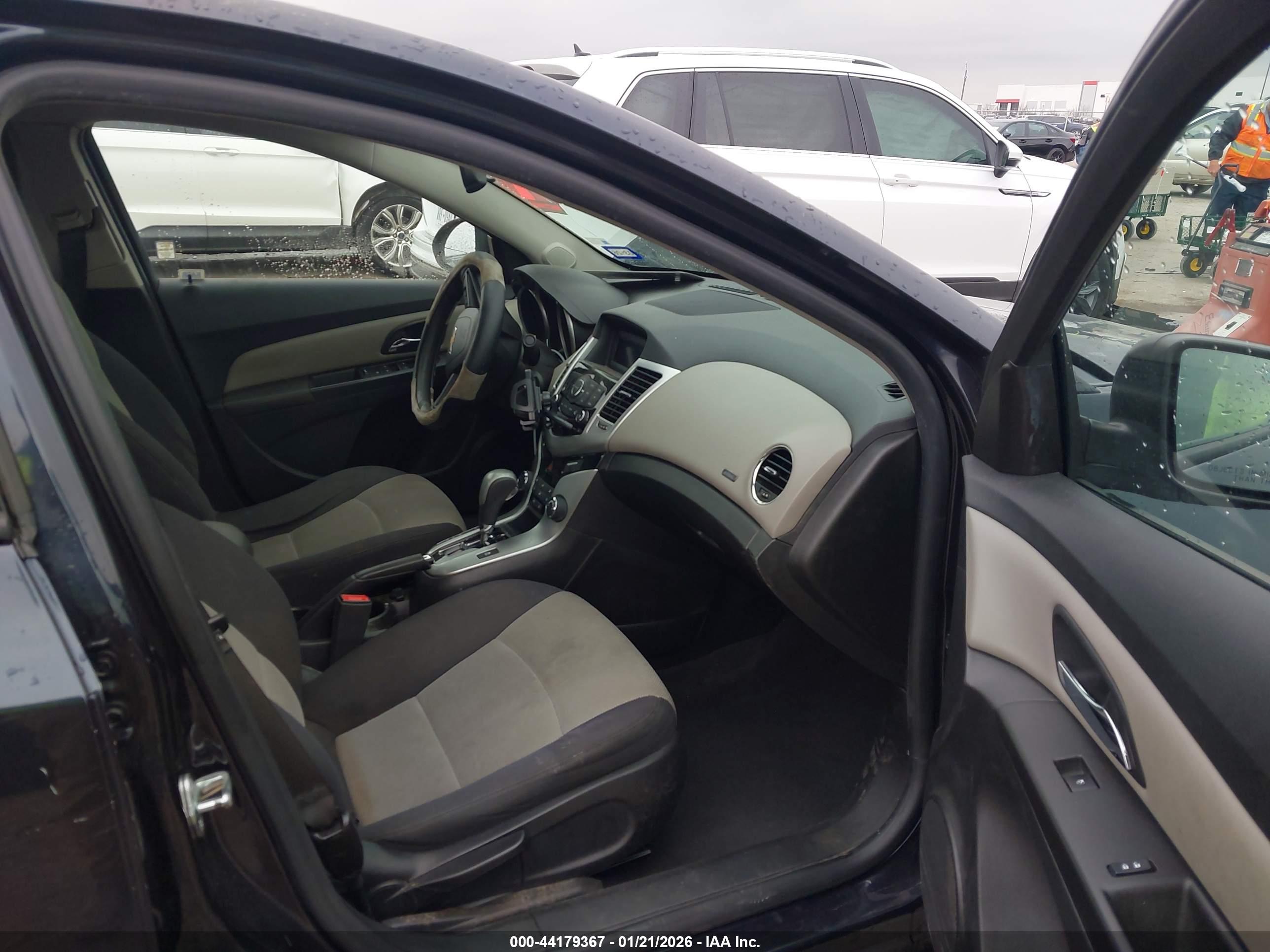 CHEVROLET CRUZE image 5