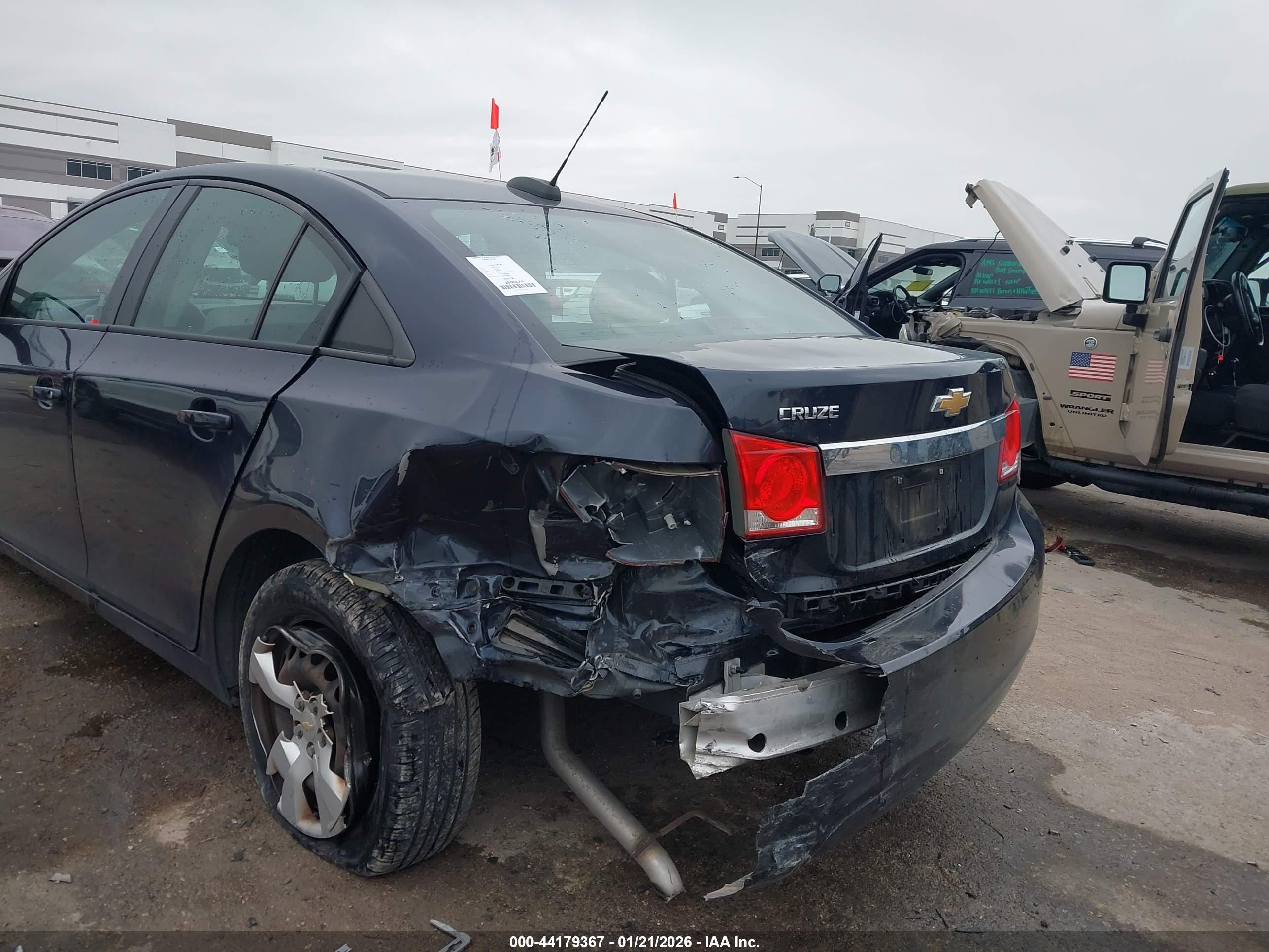 CHEVROLET CRUZE image 6
