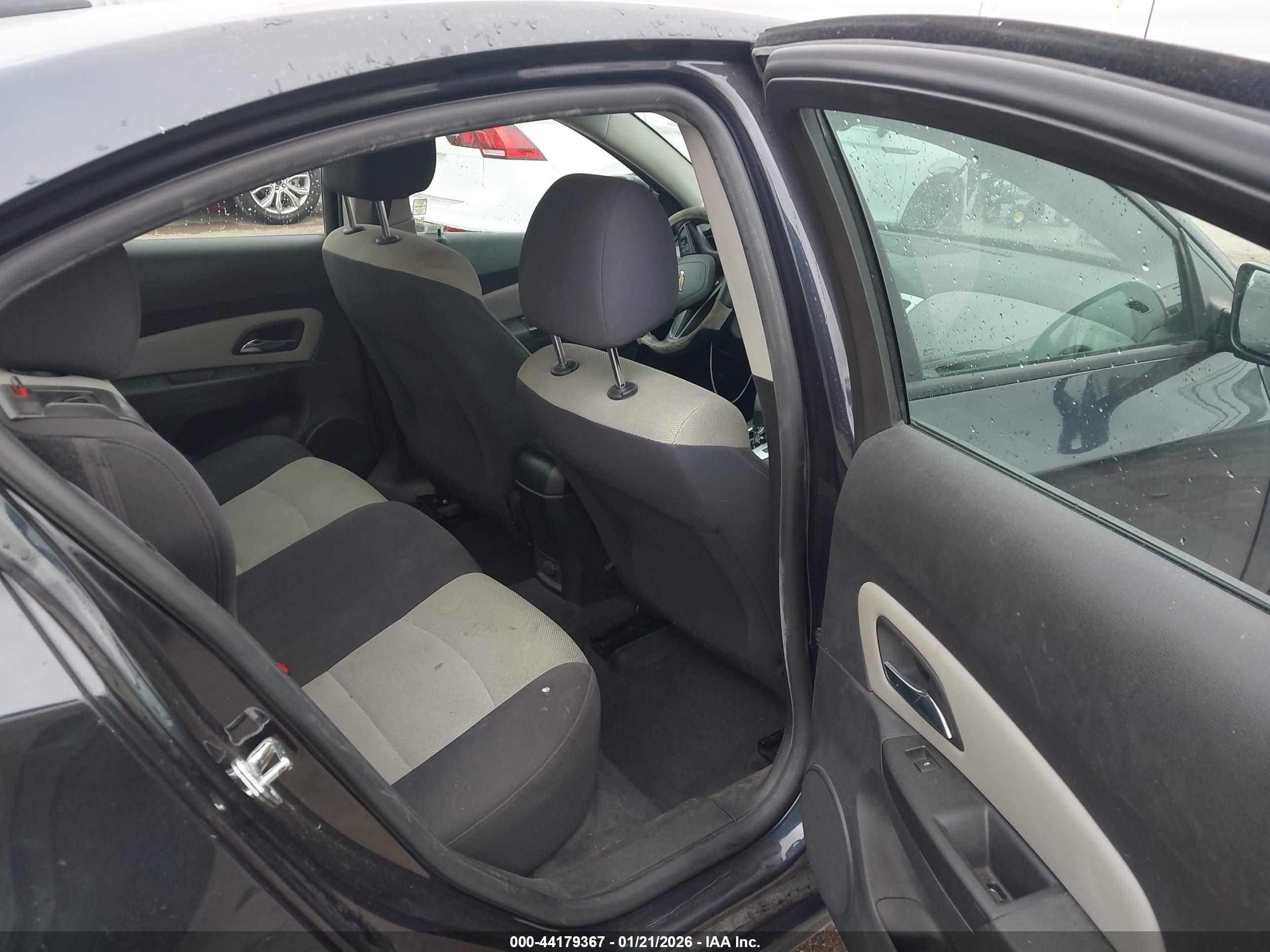 CHEVROLET CRUZE image 8