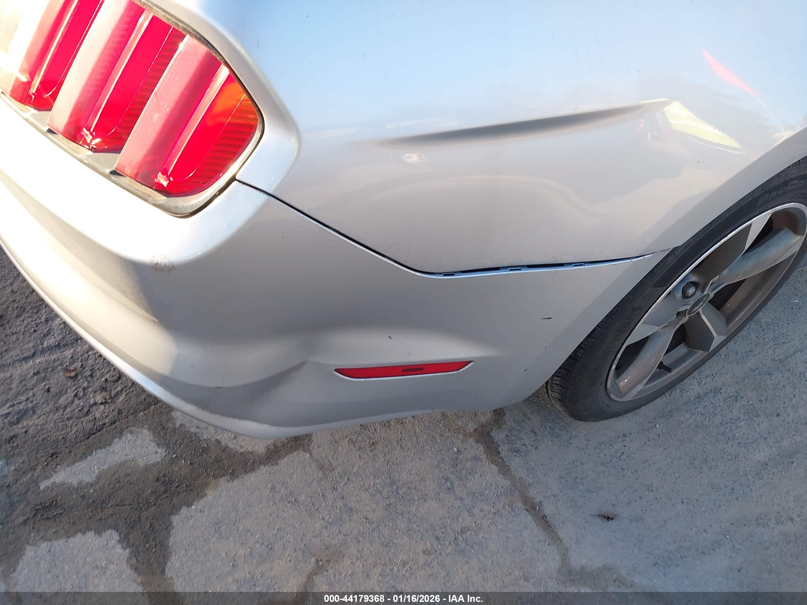 FORD MUSTANG image 6