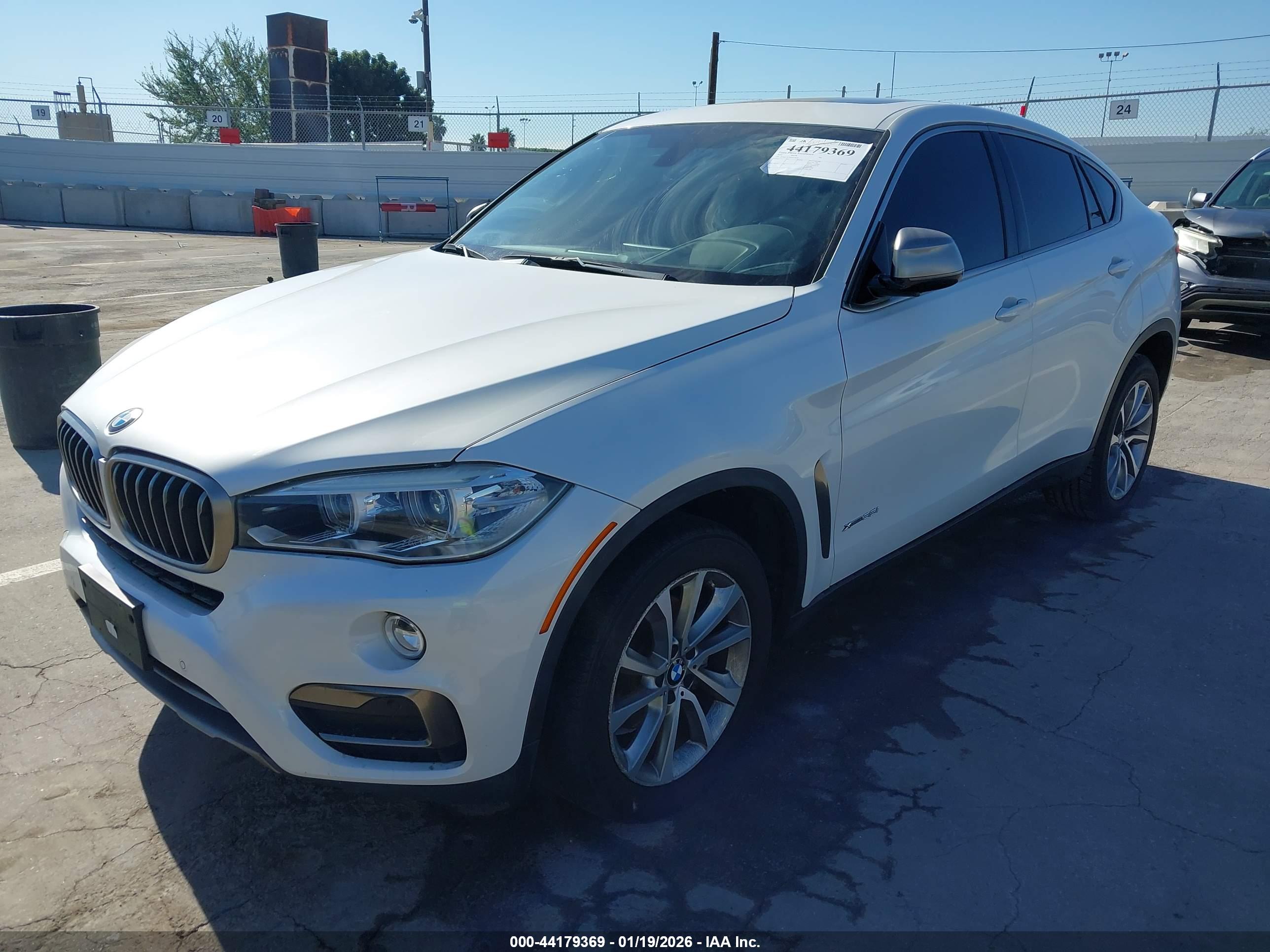 BMW X6 image 2
