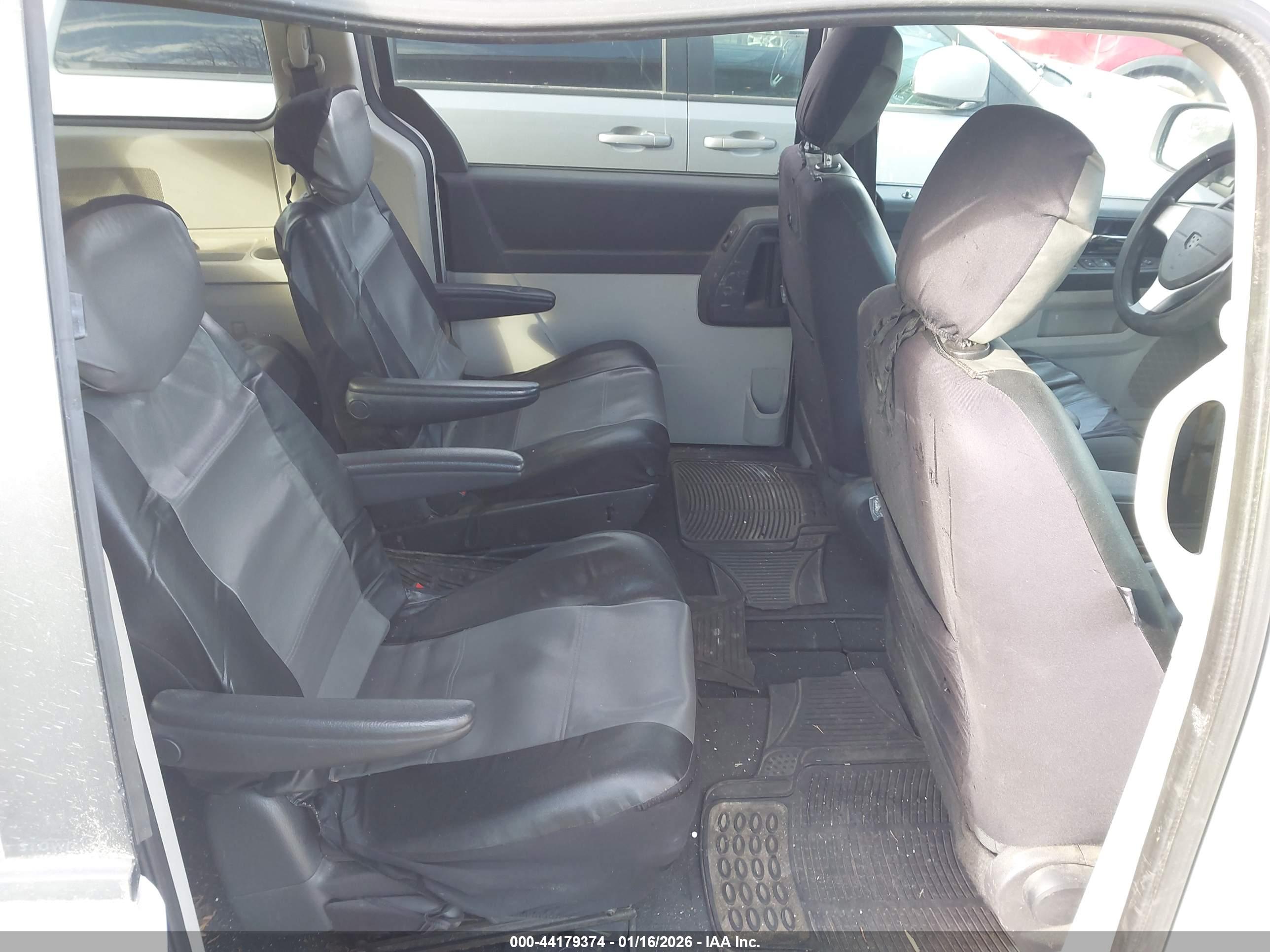 DODGE GRAND image 8