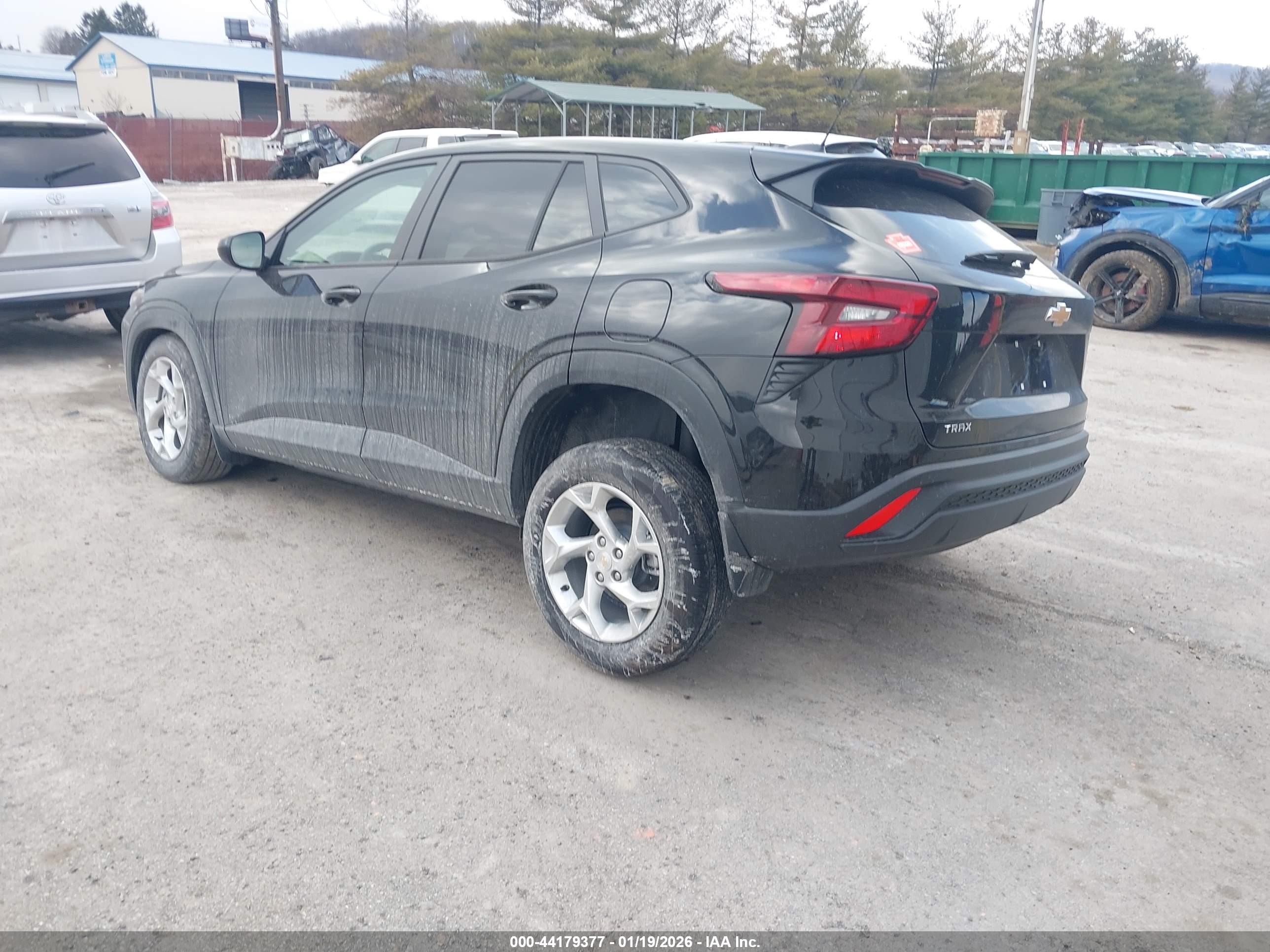CHEVROLET TRAX image 3