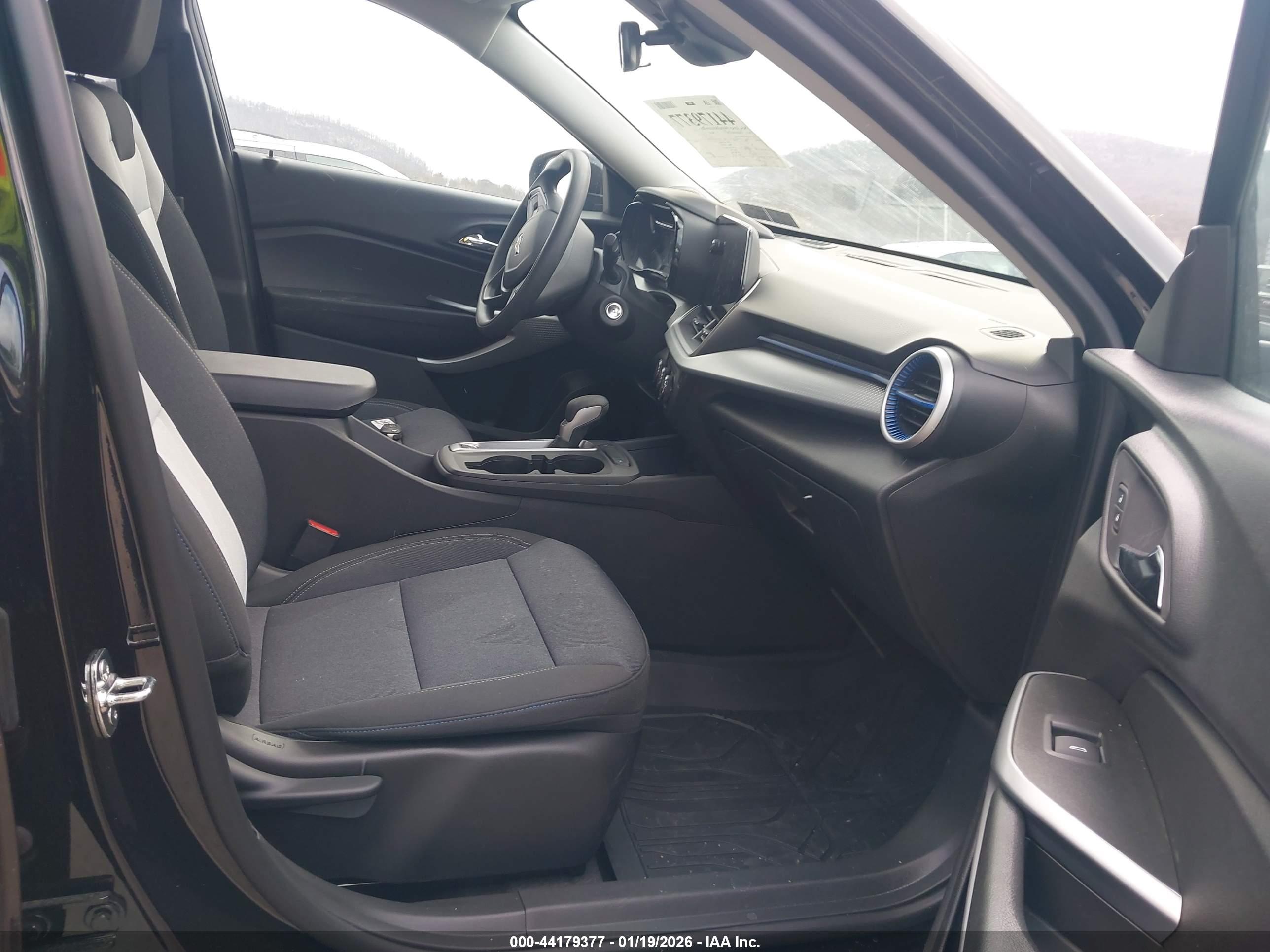 CHEVROLET TRAX image 5