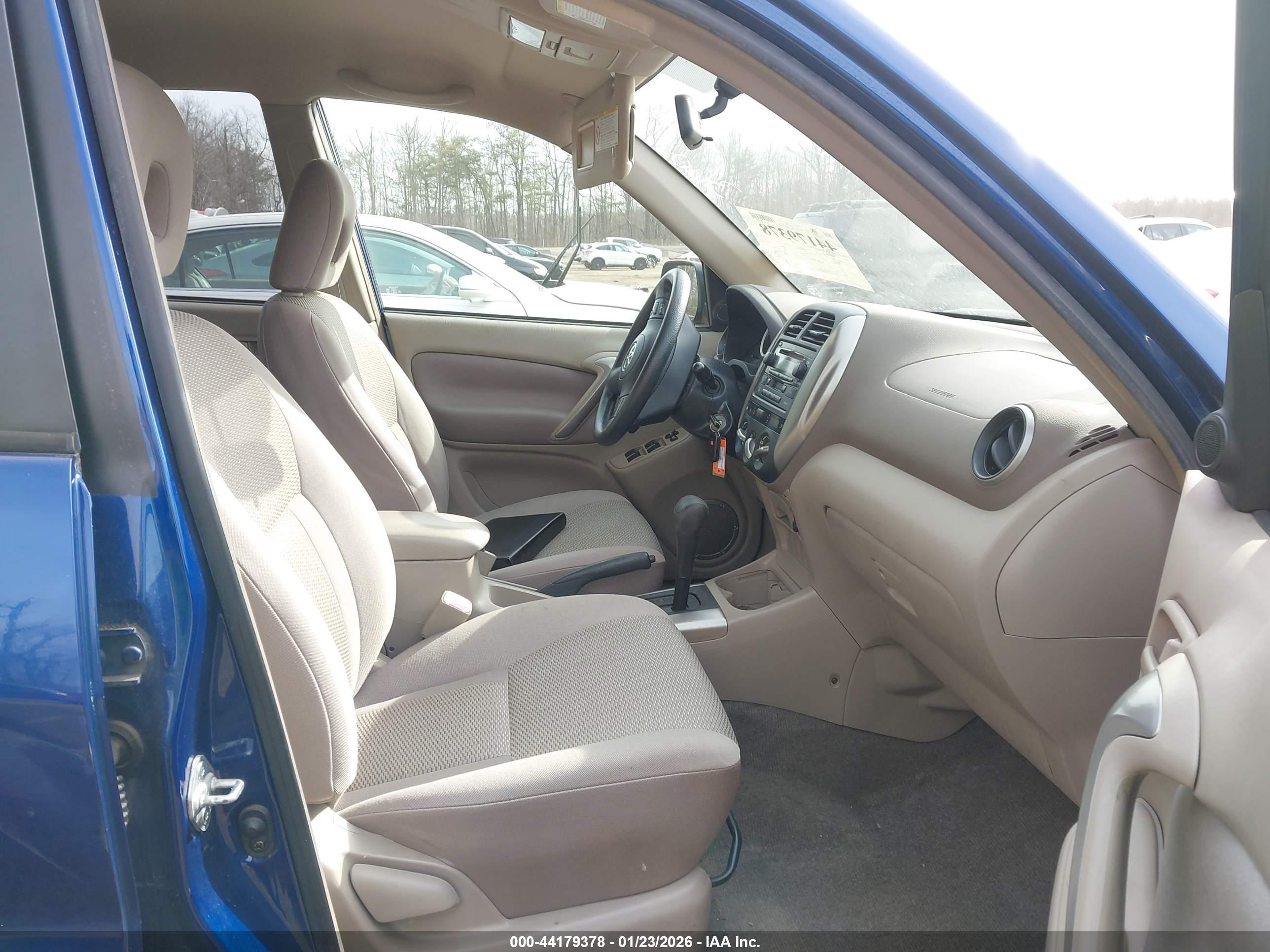 TOYOTA RAV4 image 5