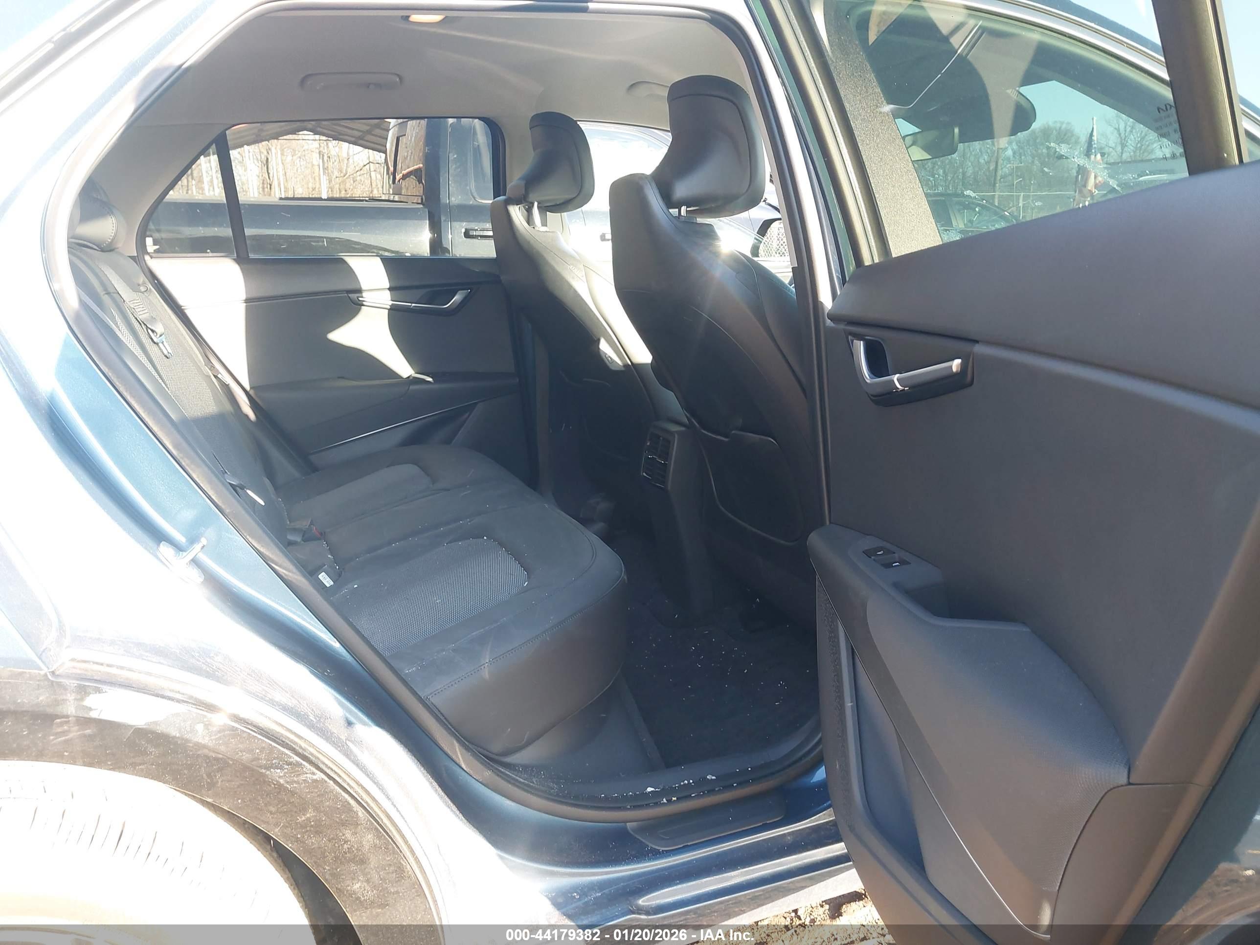 KIA NIRO image 8