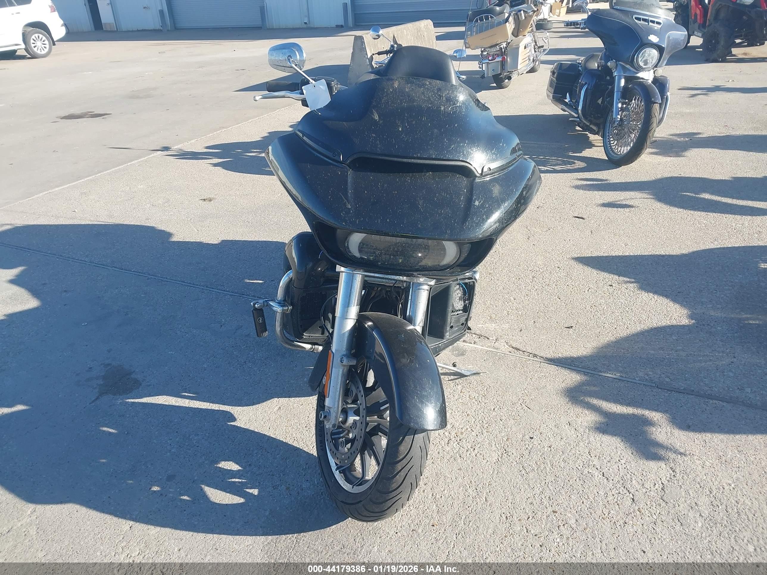 HARLEY-DAVIDSON FLTRU image 5