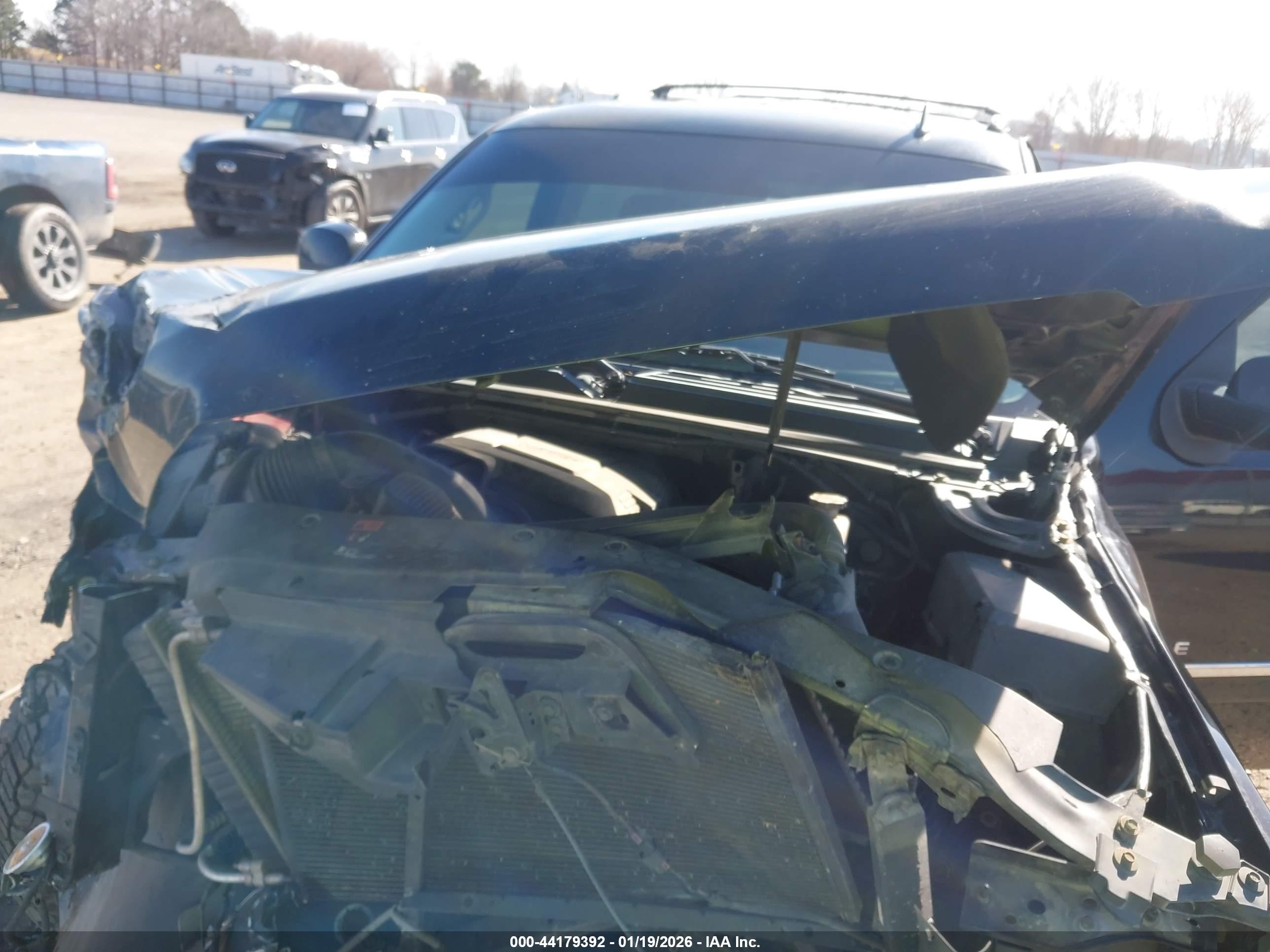 CHEVROLET TAHOE image 10