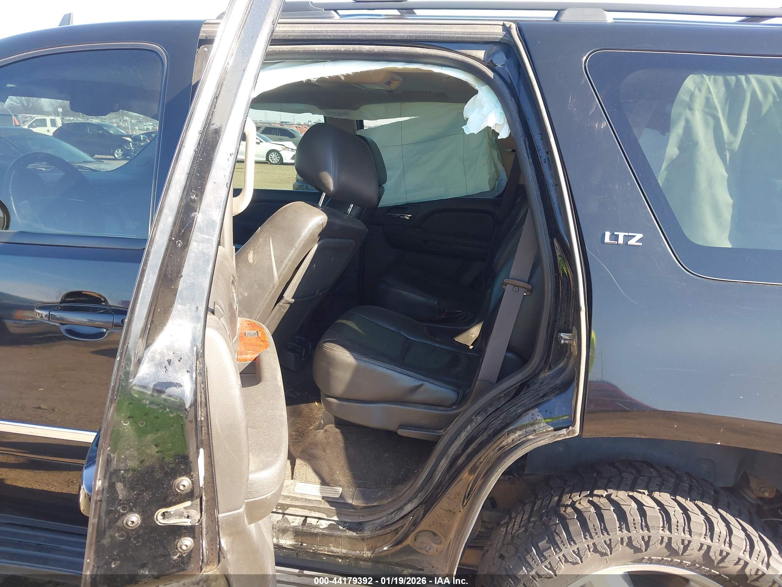 CHEVROLET TAHOE image 8