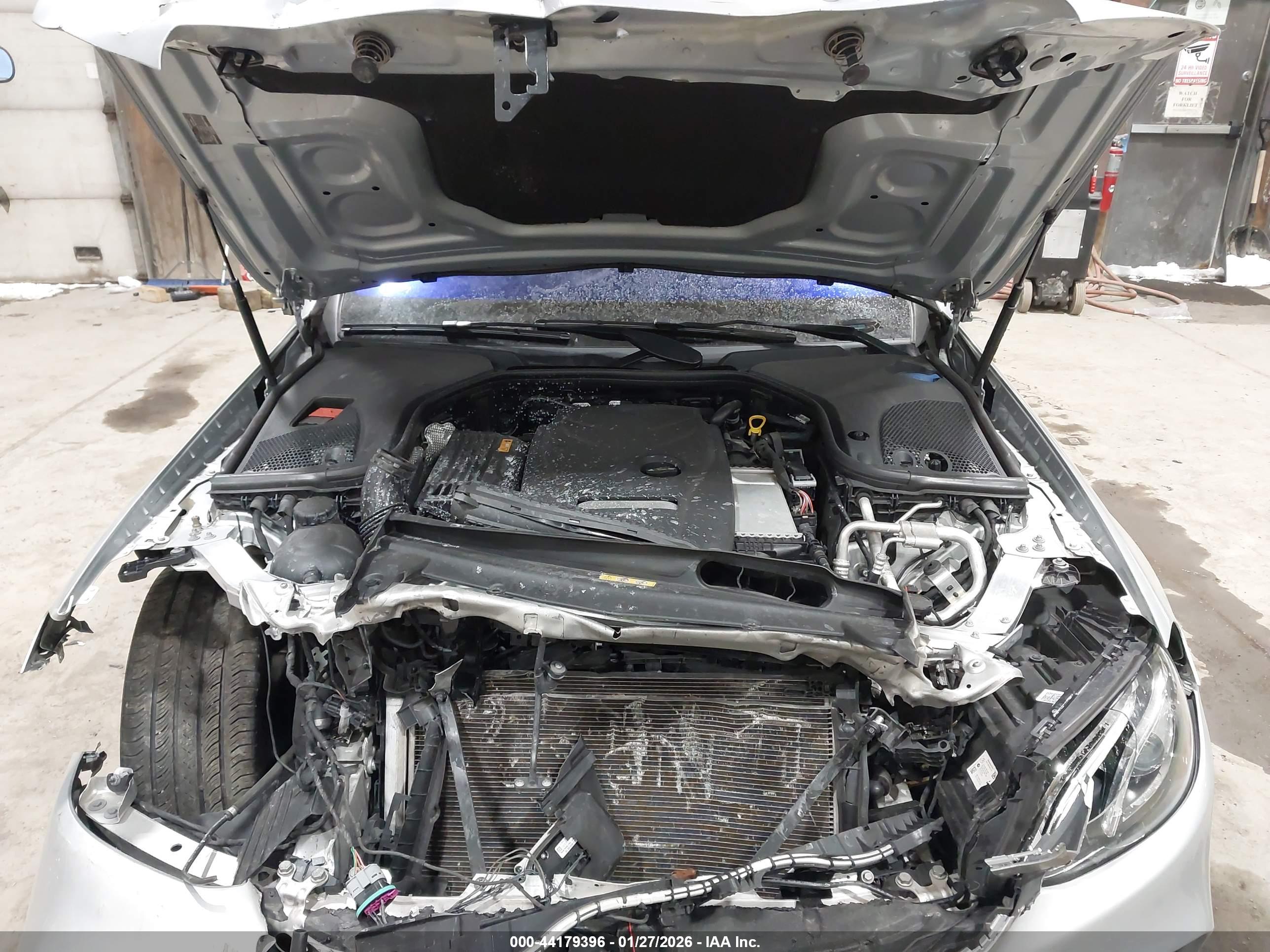 MERCEDES-BENZ E image 10