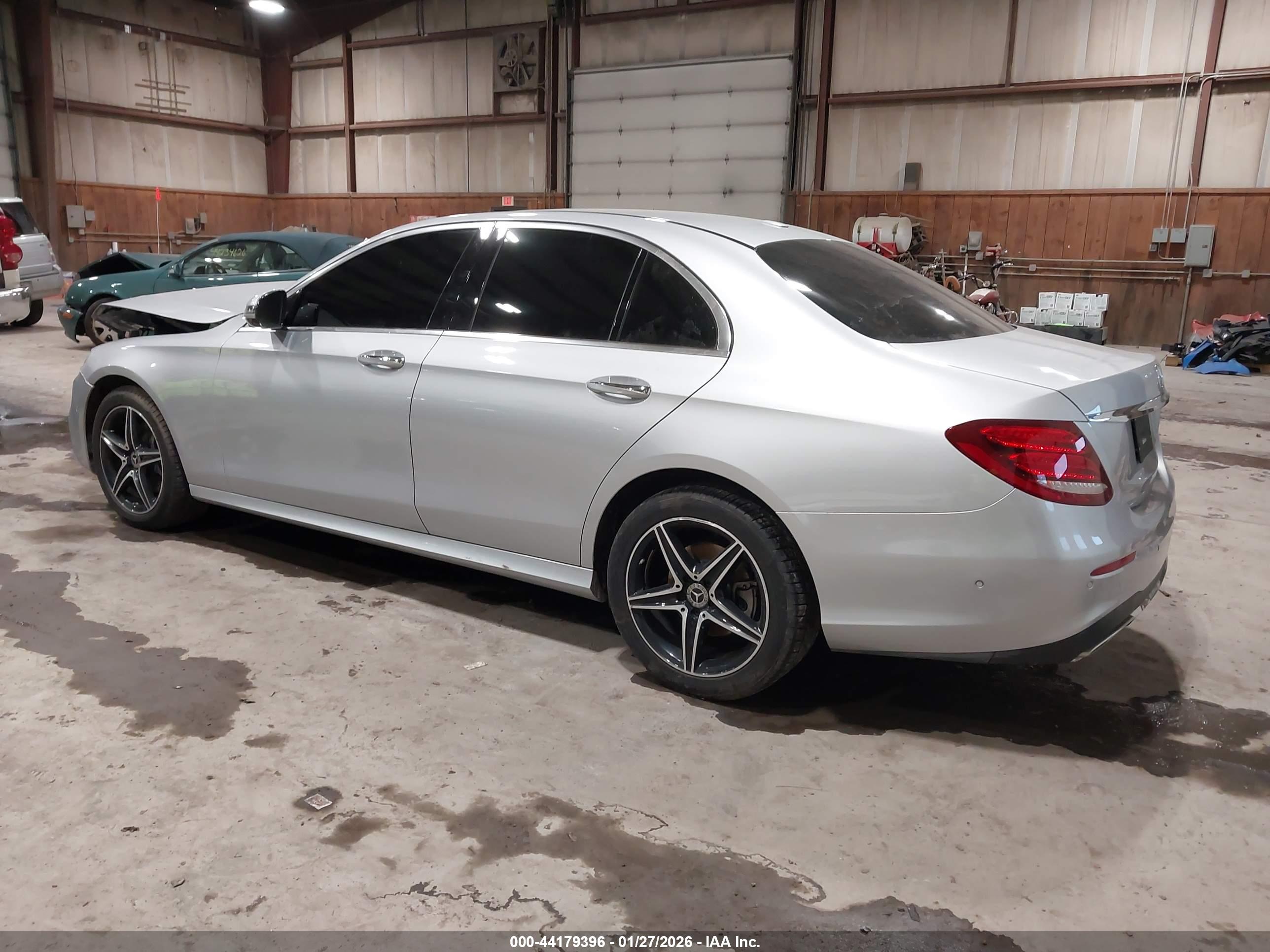 MERCEDES-BENZ E image 3