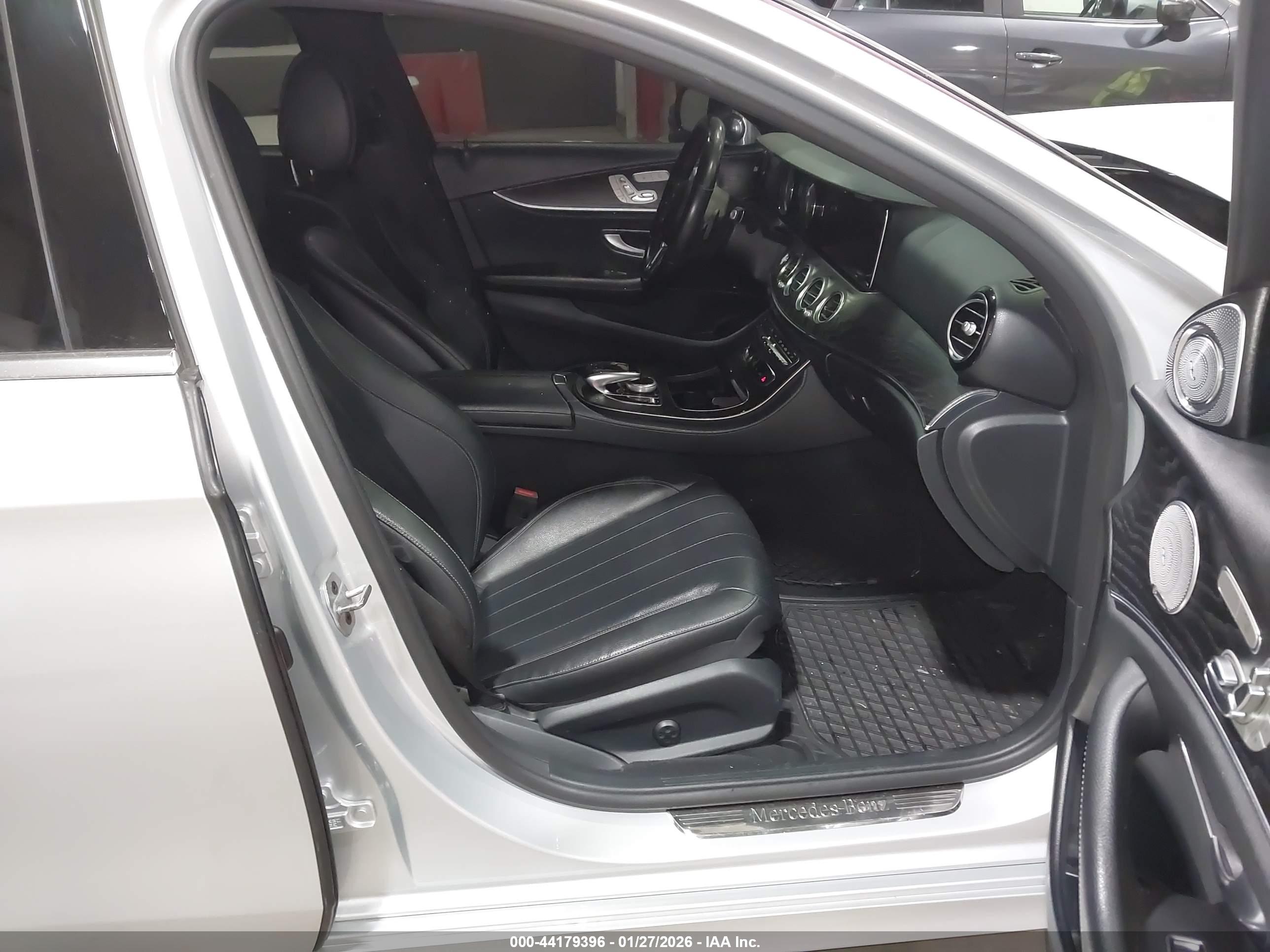 MERCEDES-BENZ E image 5