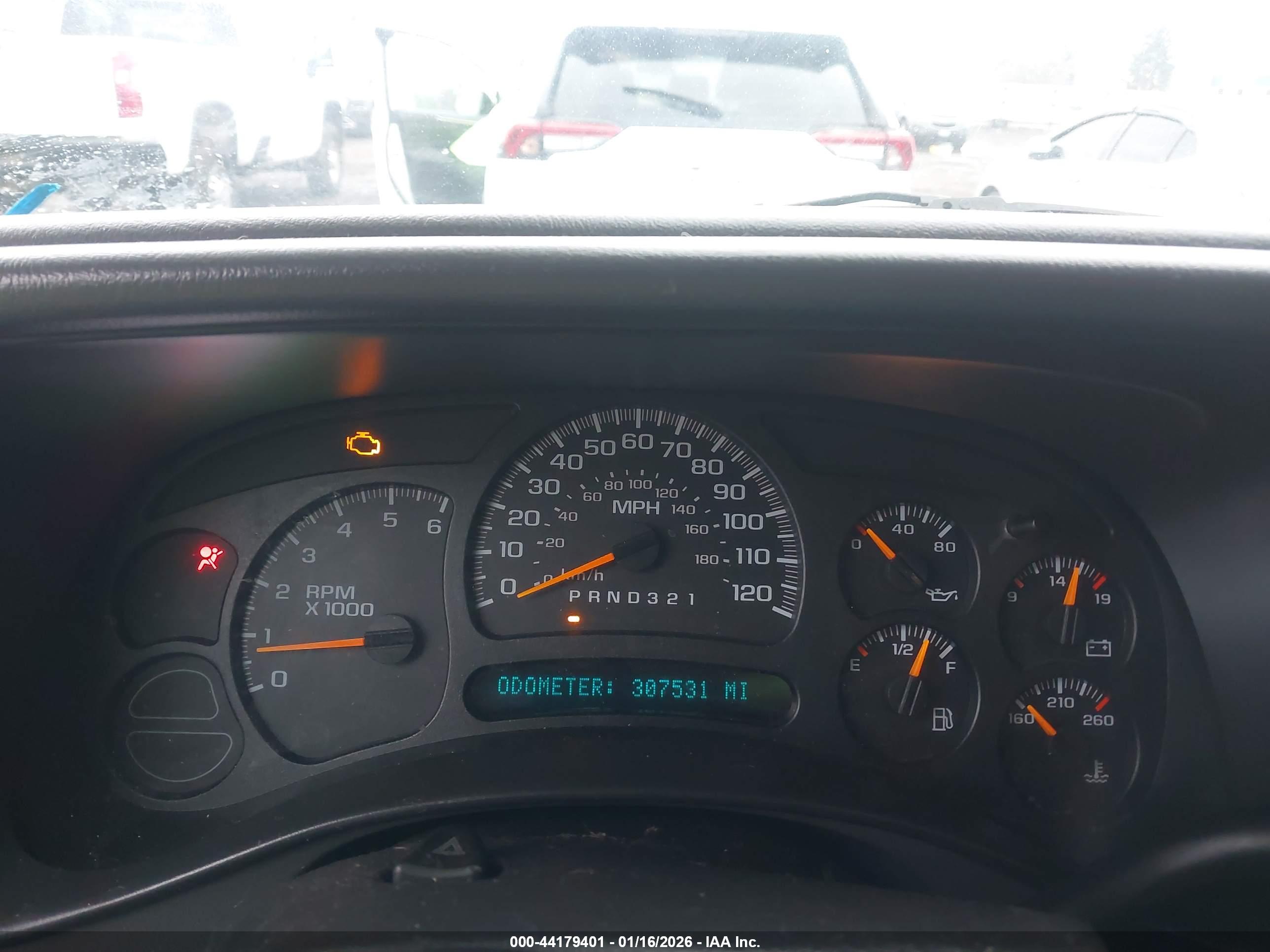 CHEVROLET SILVERADO image 7
