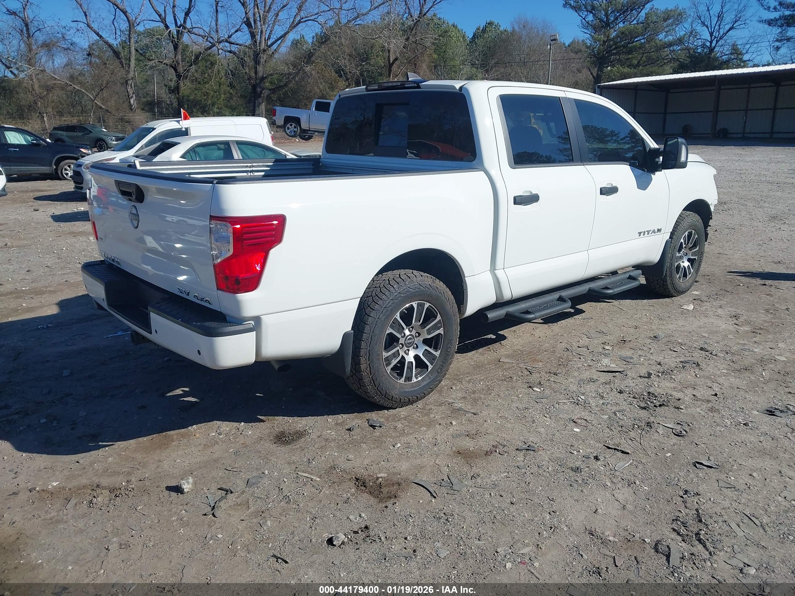 NISSAN TITAN image 4