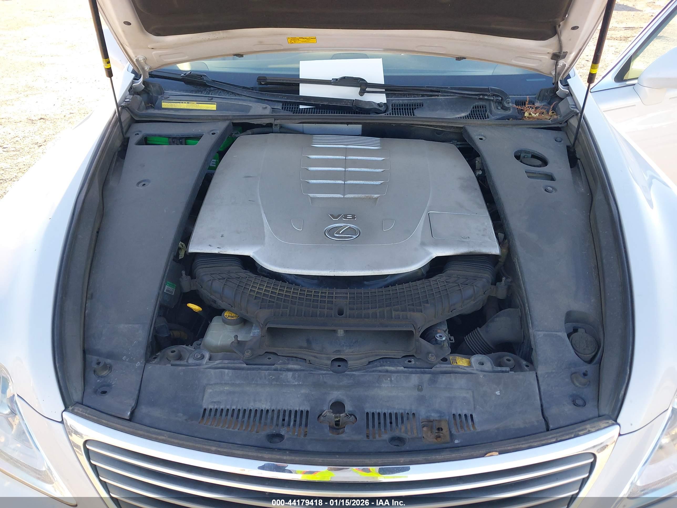 LEXUS LS image 10