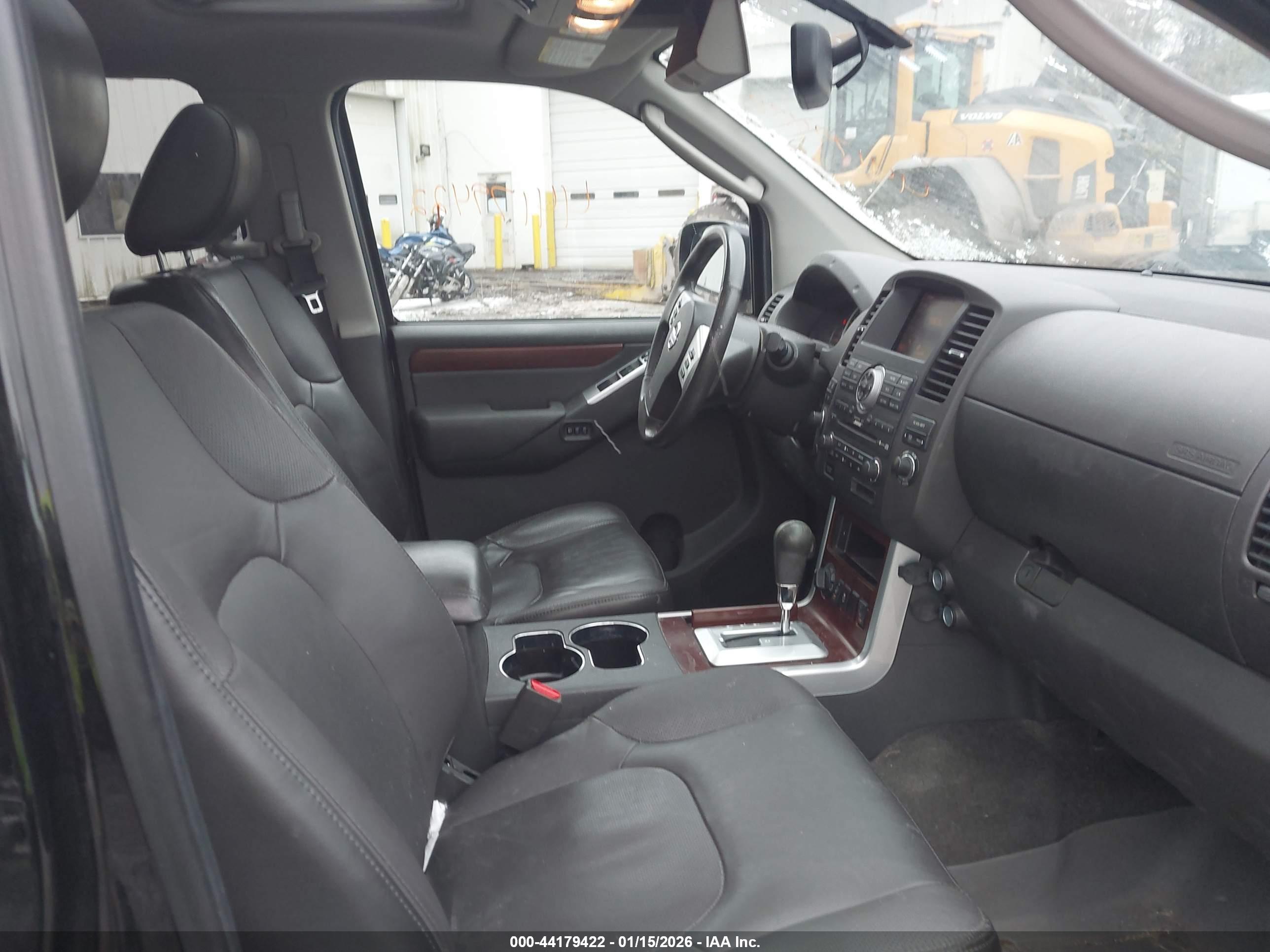 NISSAN PATHFINDER image 5