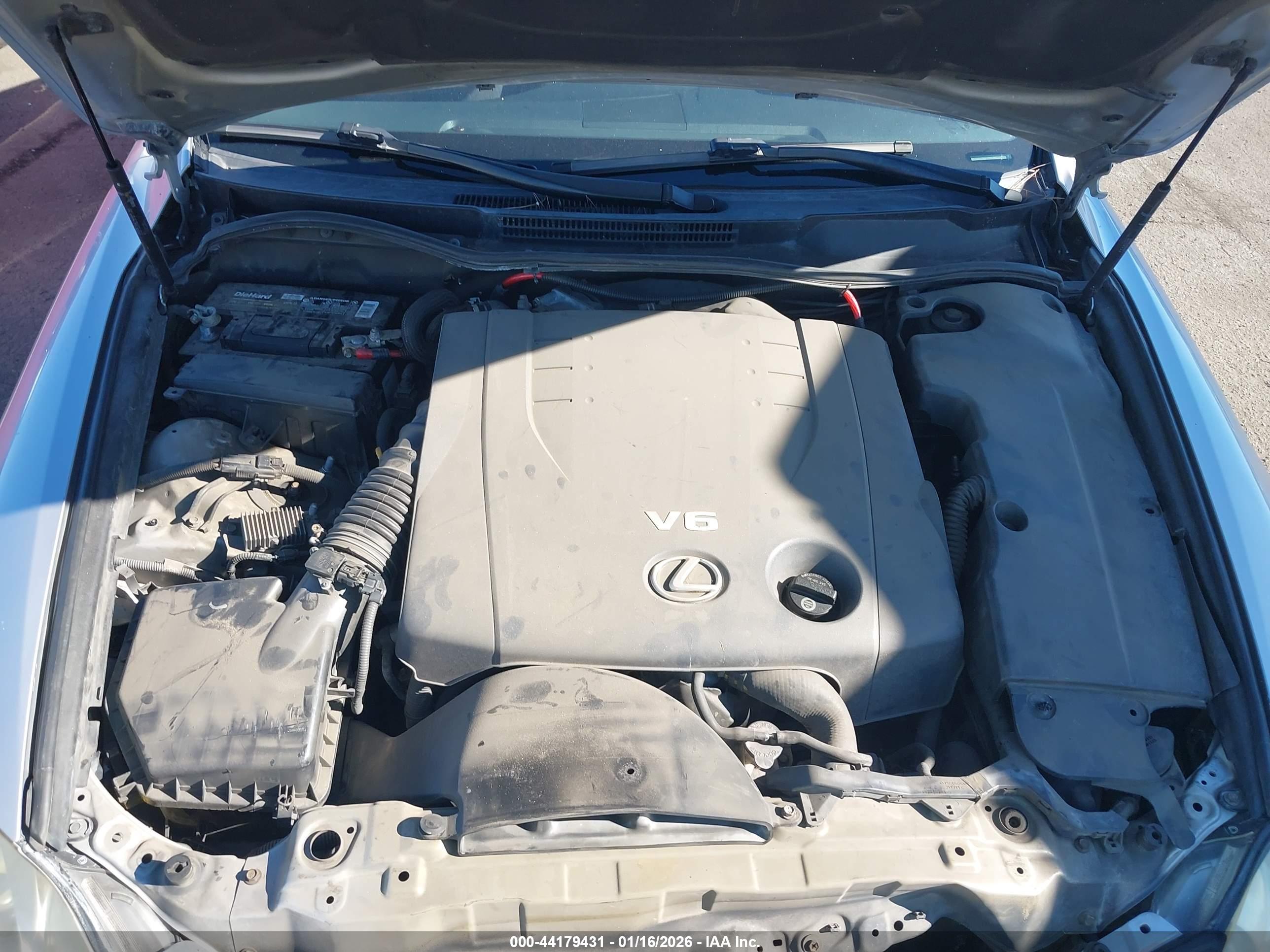 LEXUS IS image 10