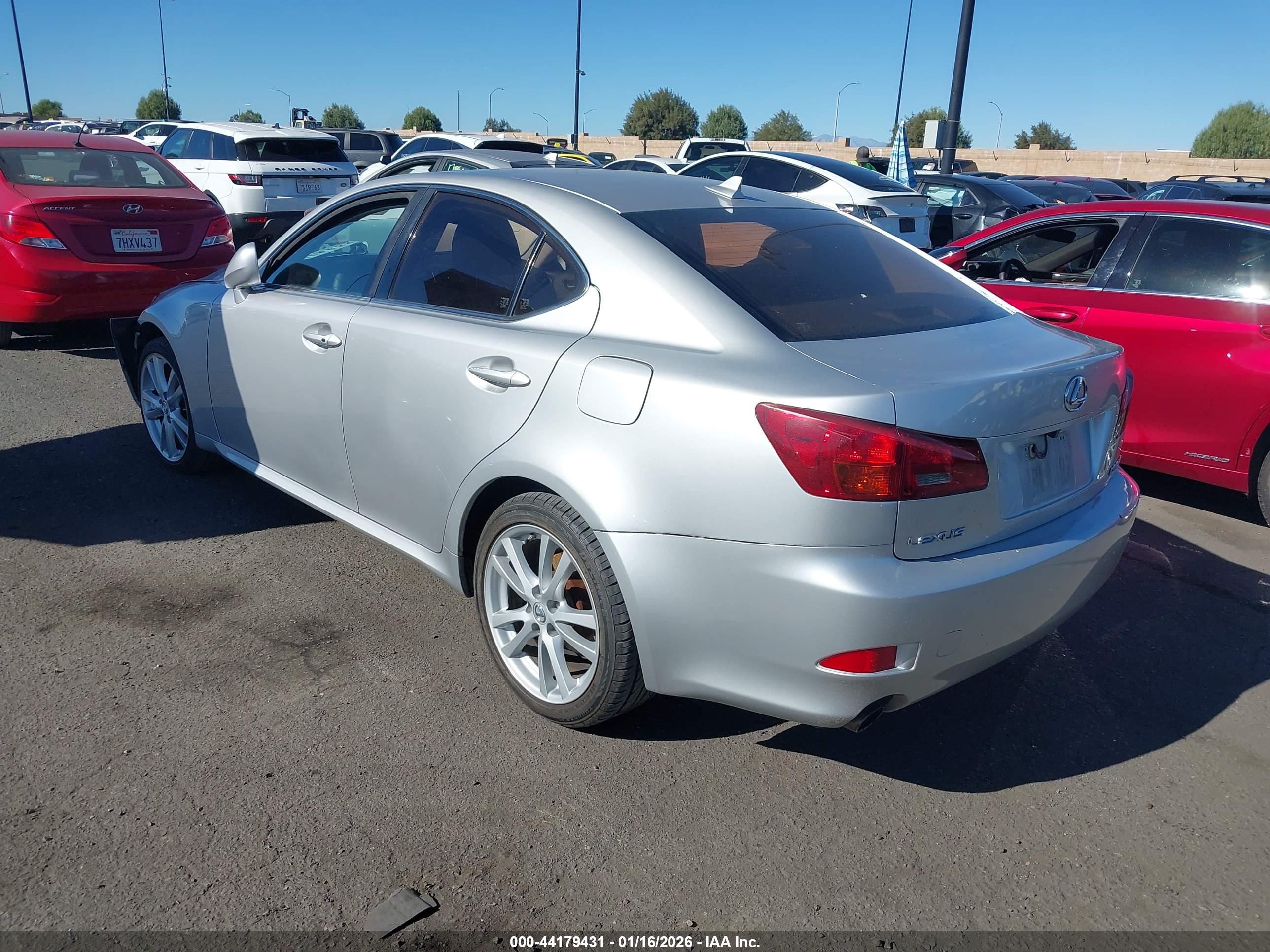 LEXUS IS image 3