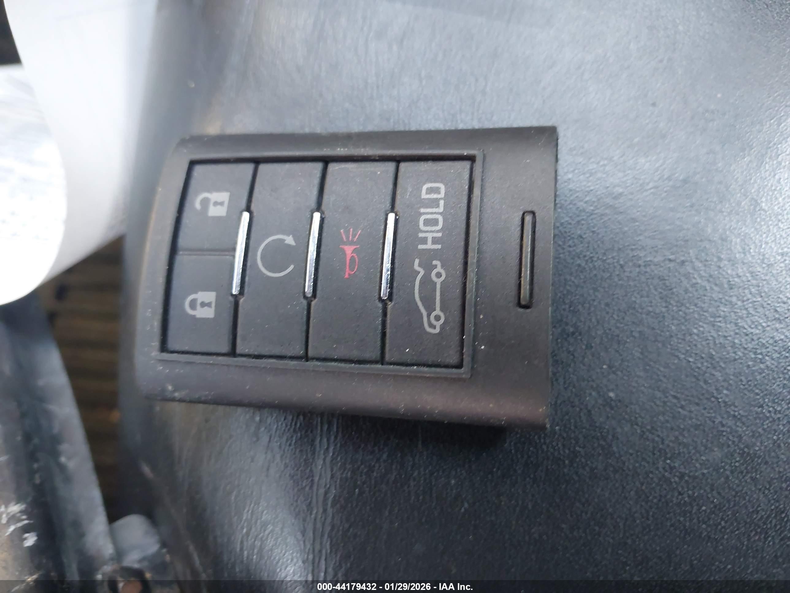 CADILLAC XTS image 11