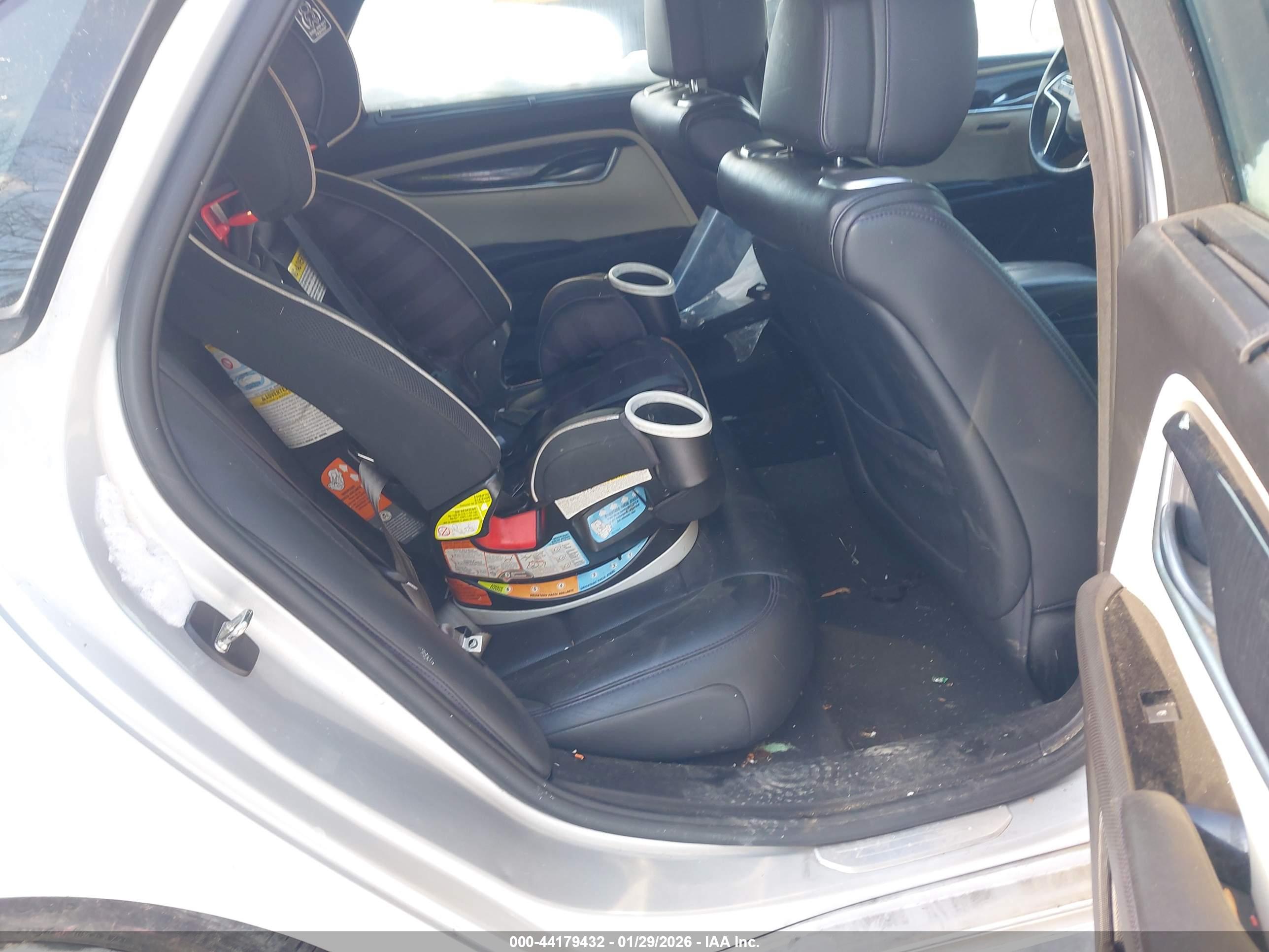 CADILLAC XTS image 8