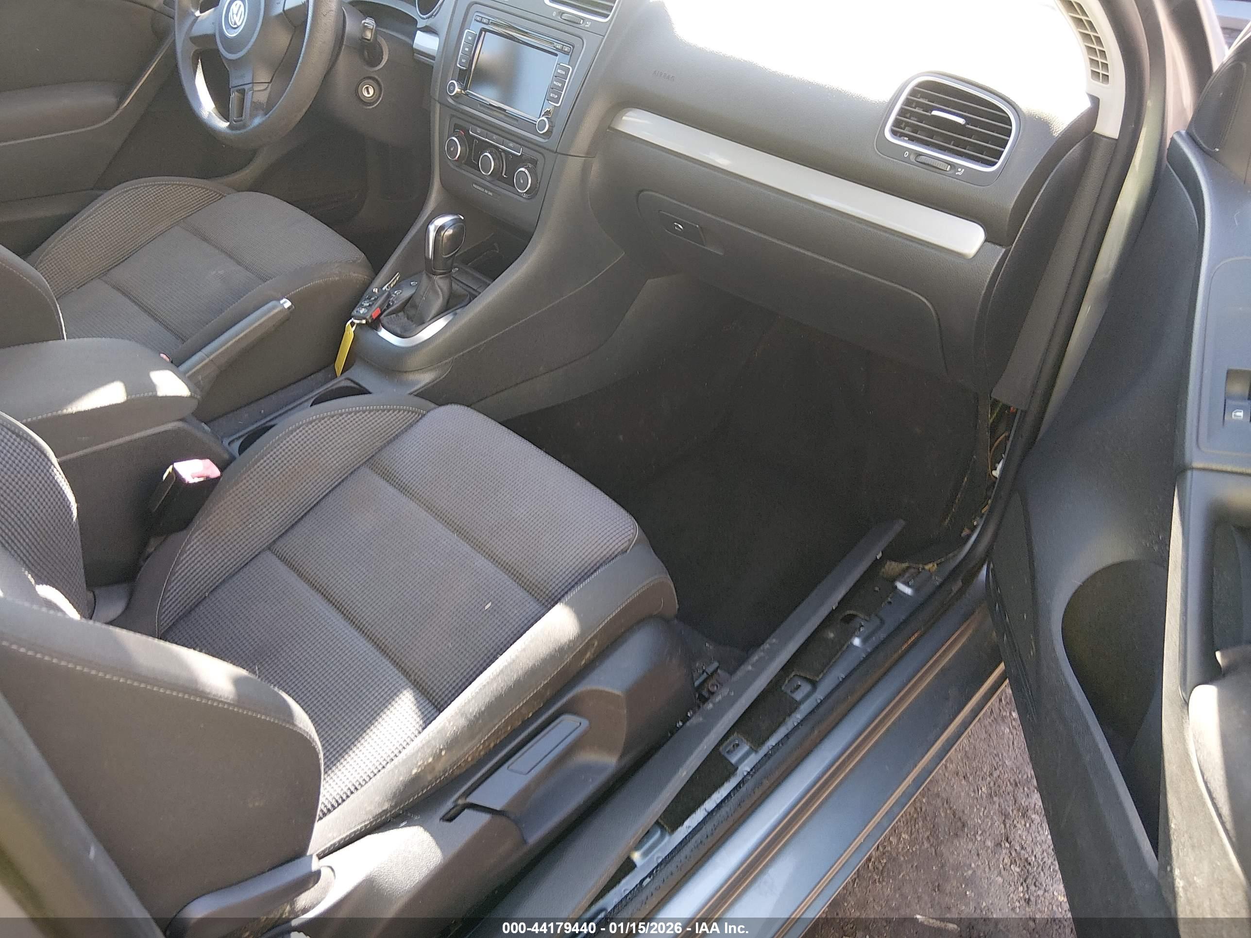 VOLKSWAGEN GOLF image 5