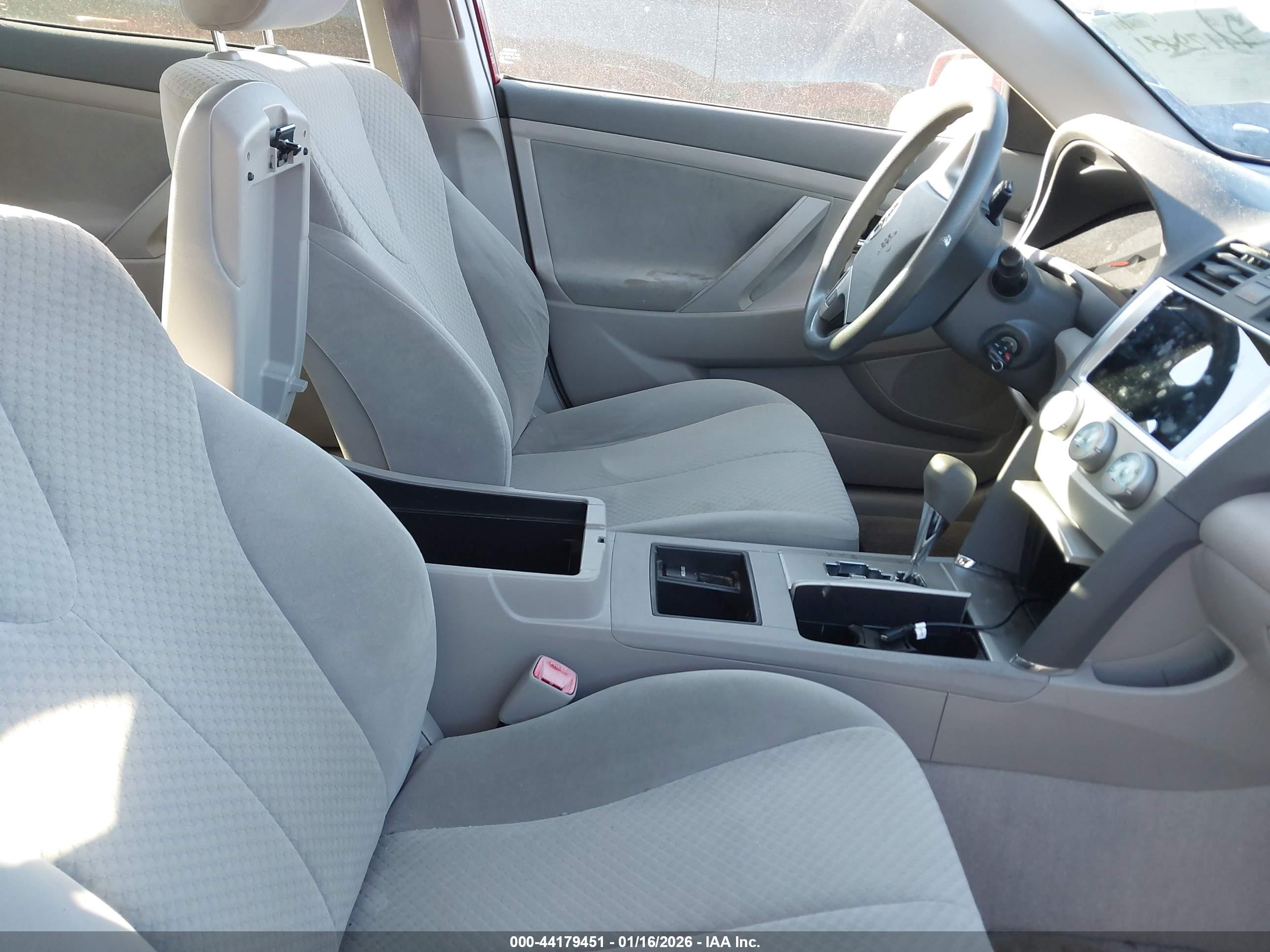 TOYOTA CAMRY image 5