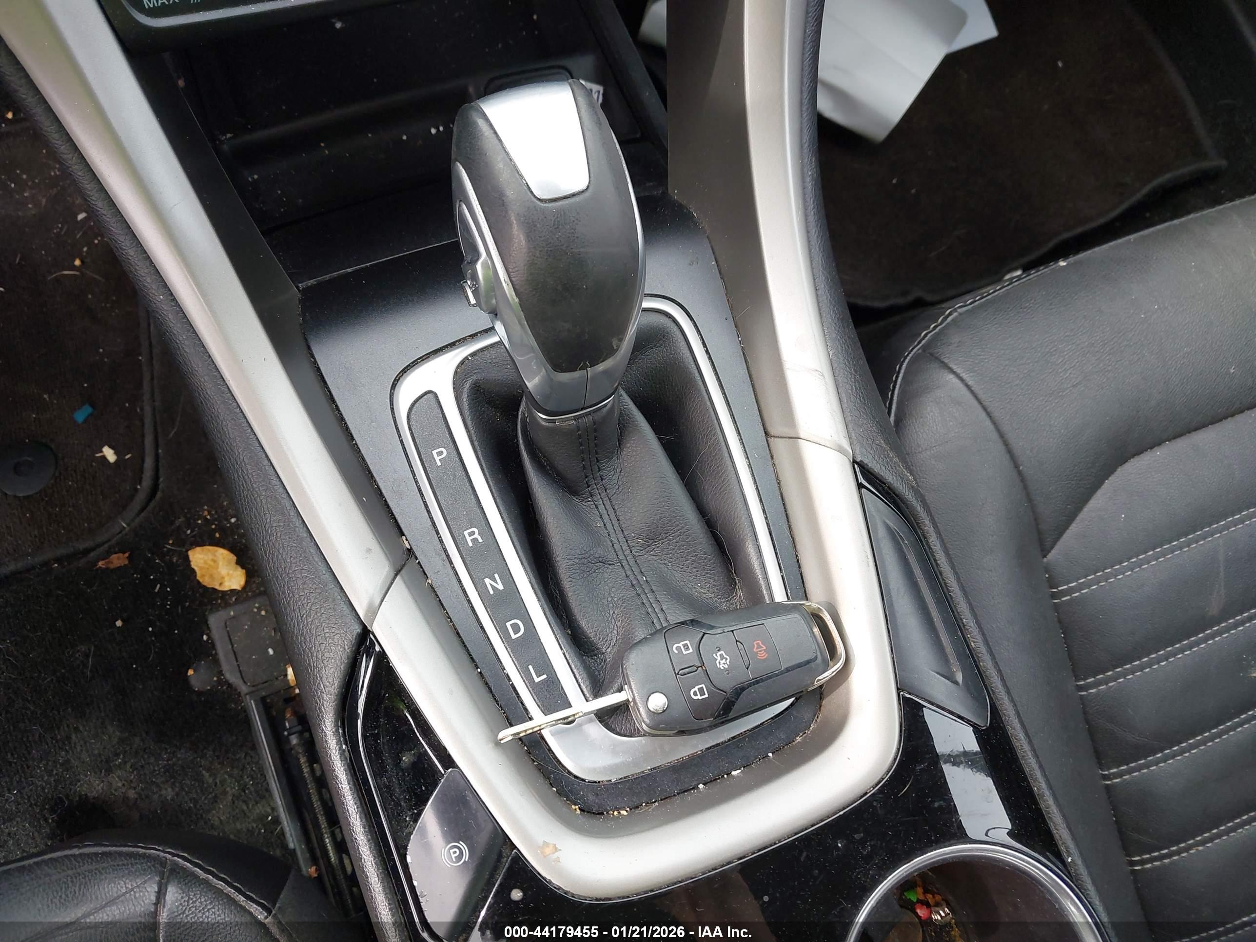 FORD FUSION image 11