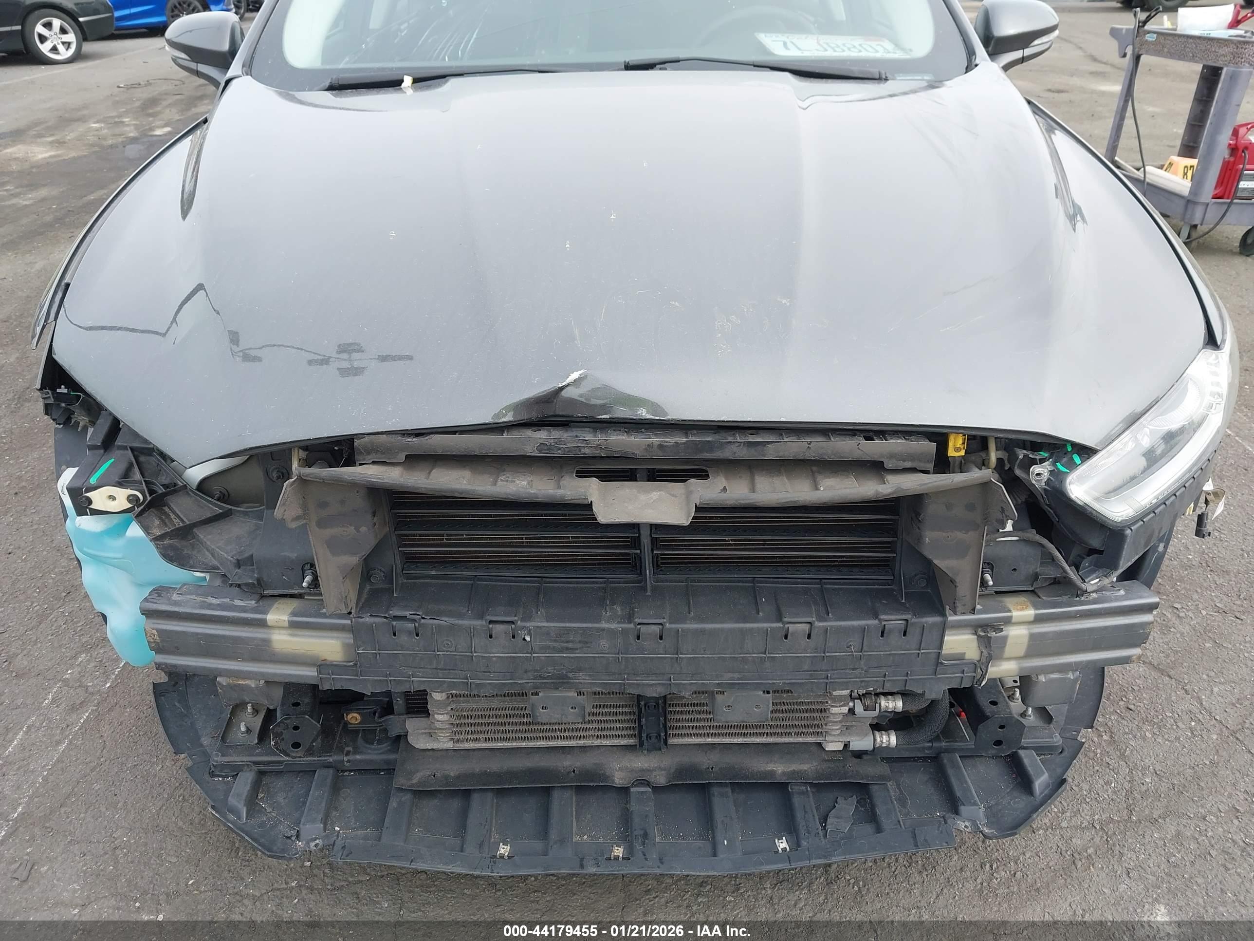 FORD FUSION image 6