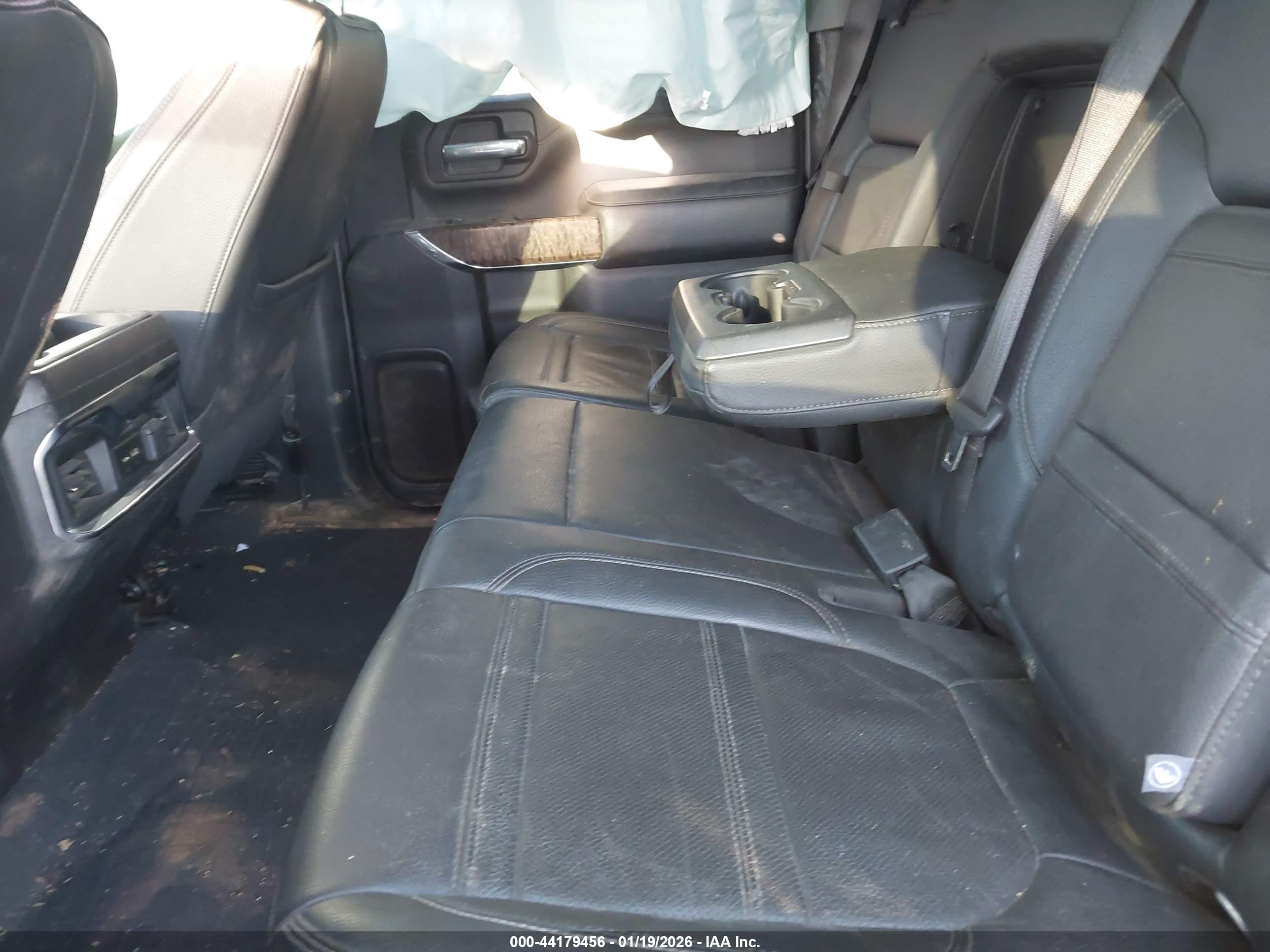 GMC SIERRA image 8