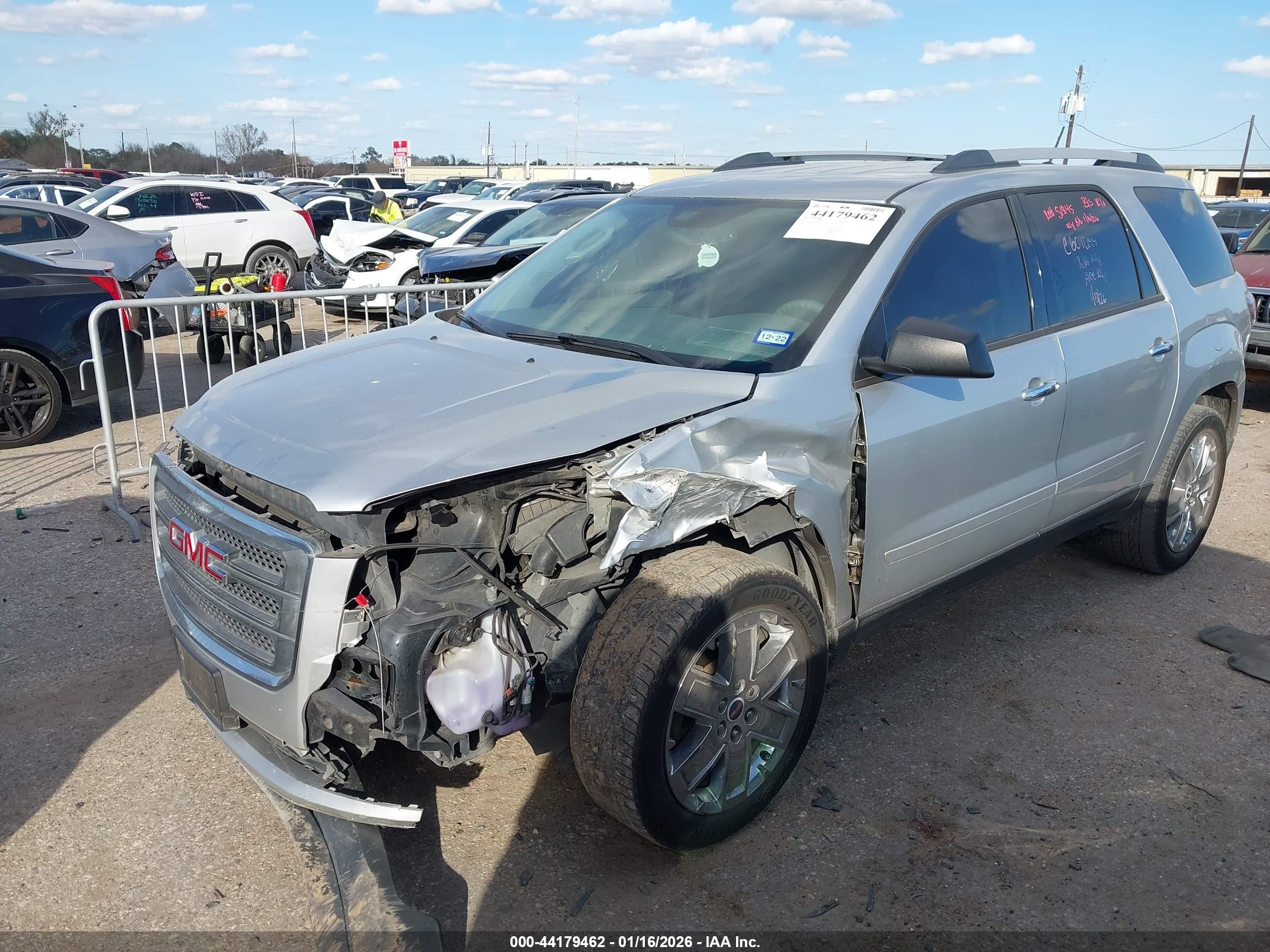 GMC ACADIA image 2
