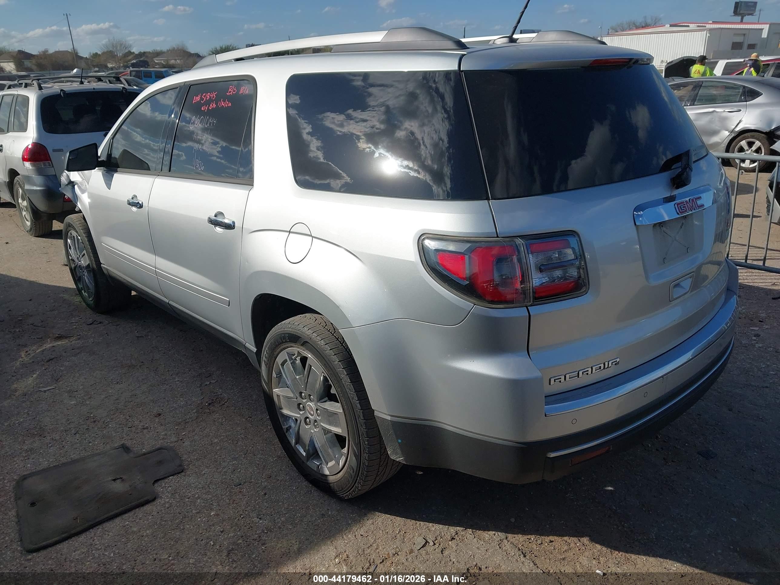 GMC ACADIA image 3