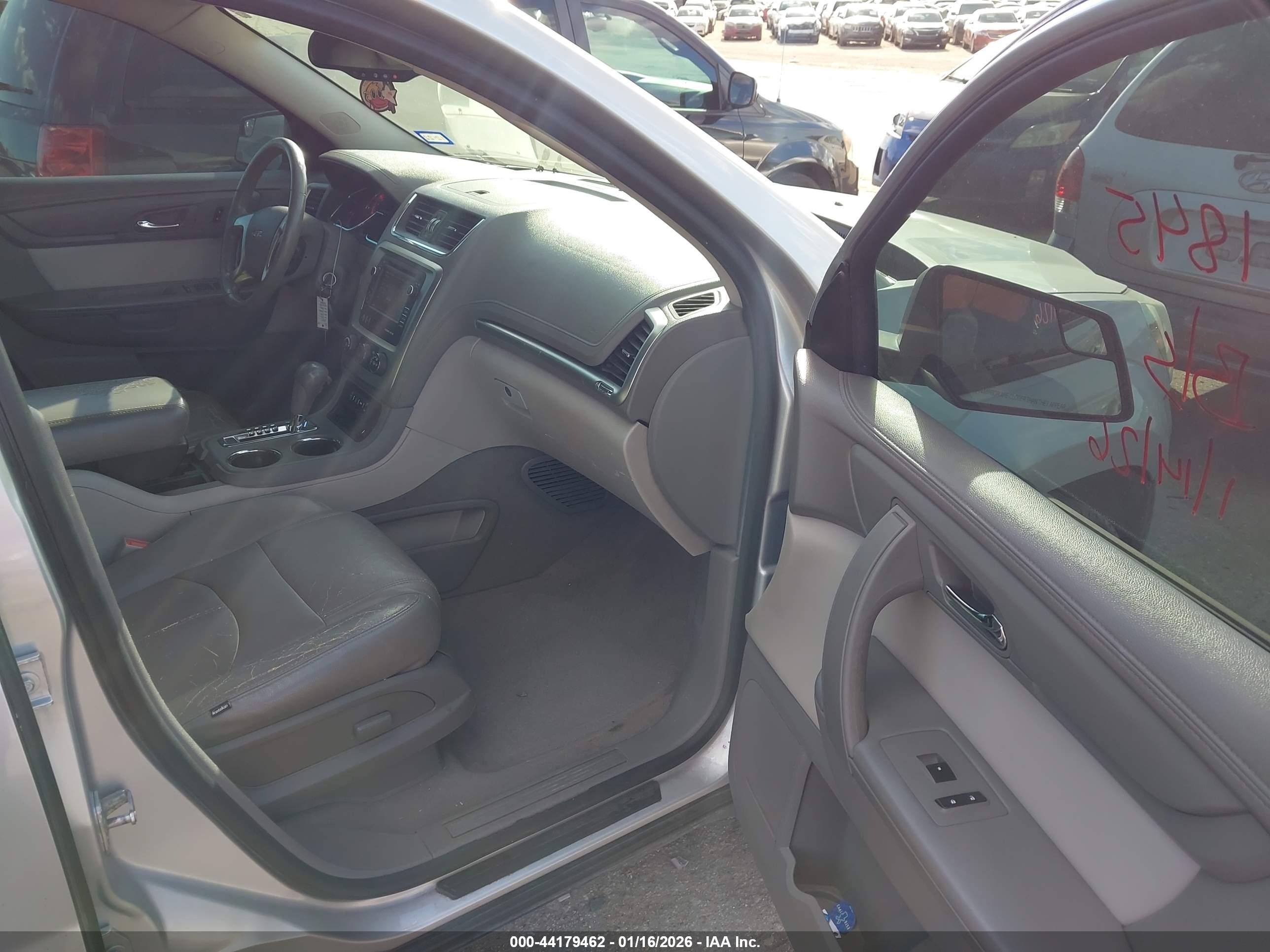 GMC ACADIA image 5
