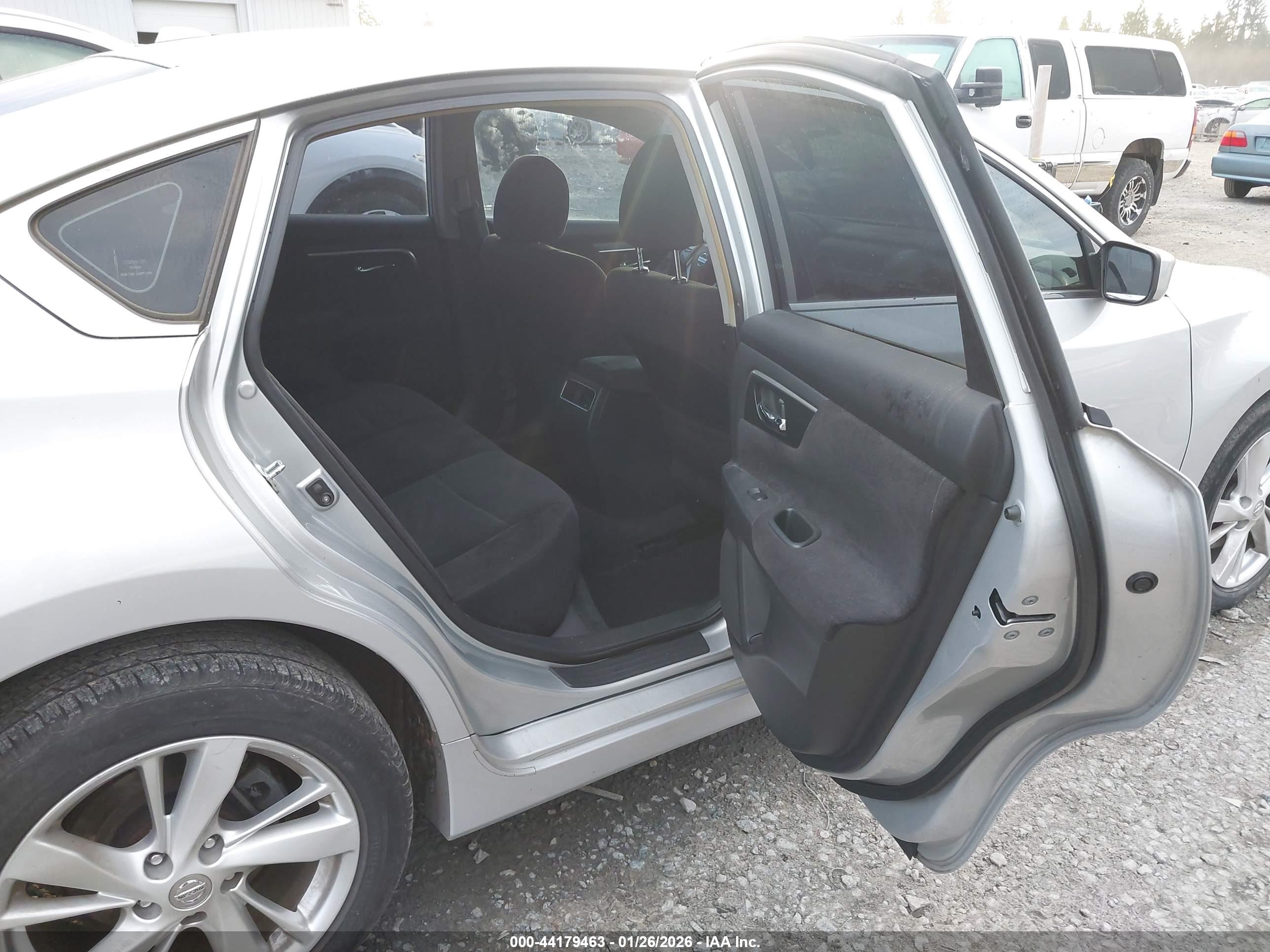 NISSAN ALTIMA image 8