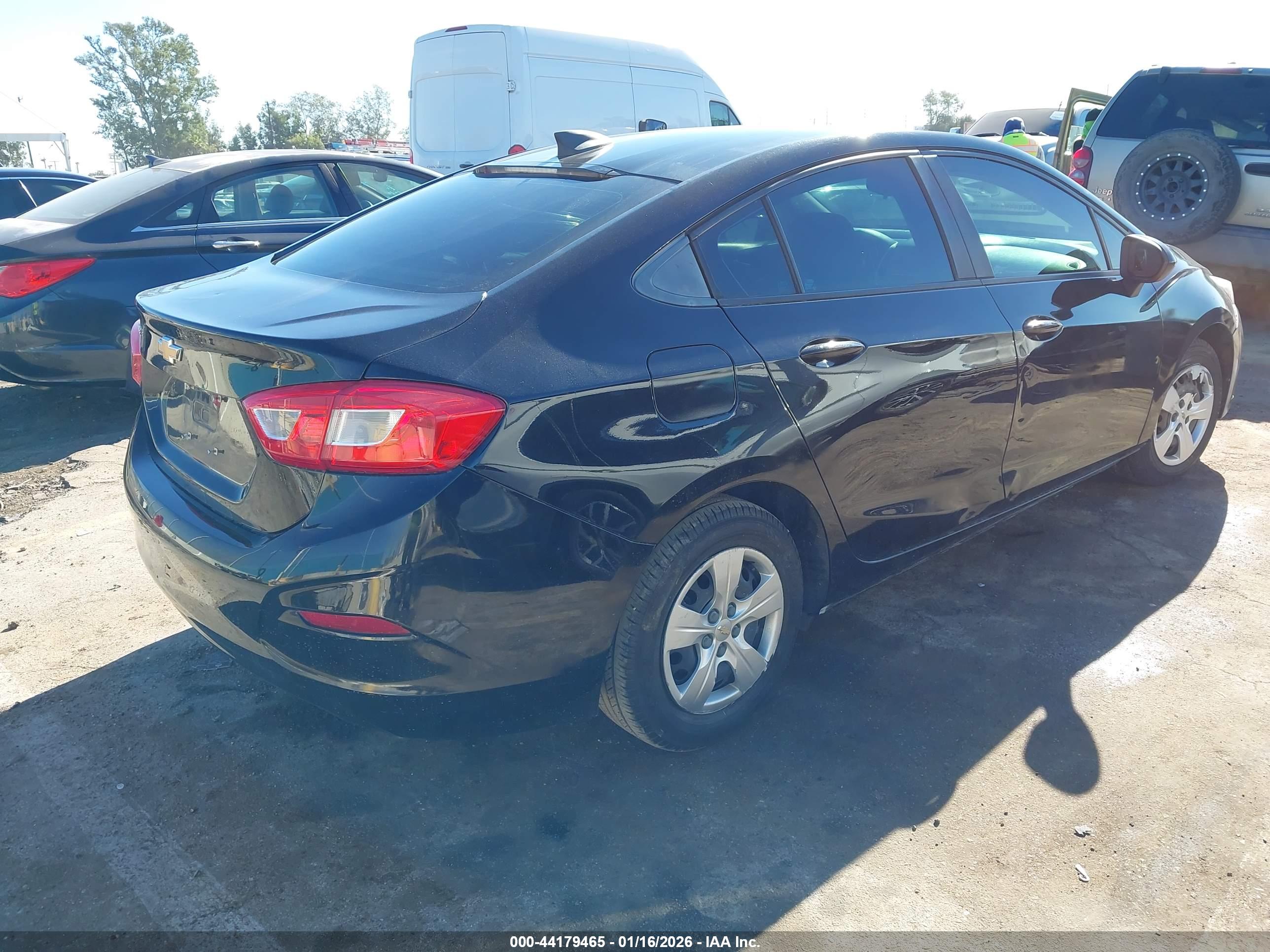CHEVROLET CRUZE image 4