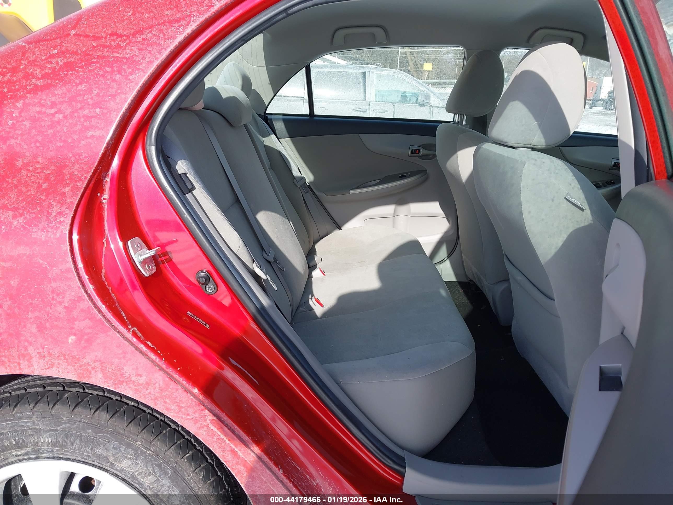 TOYOTA COROLLA image 8