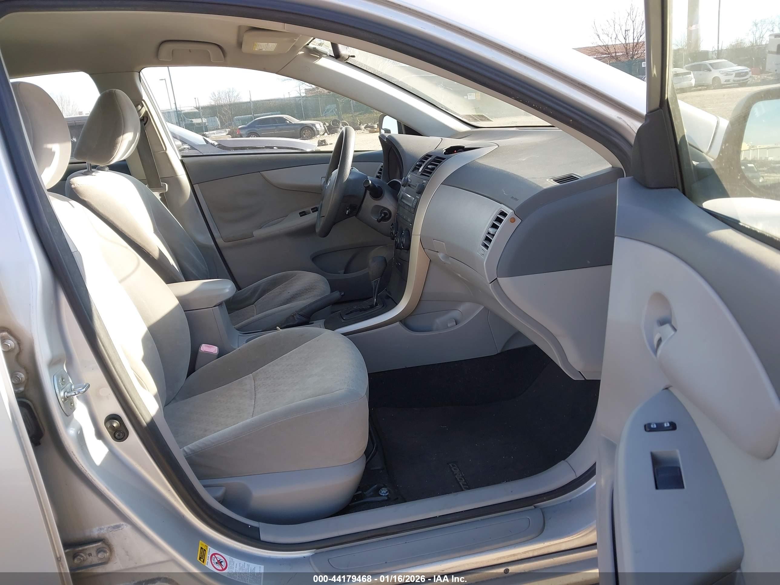 TOYOTA COROLLA image 5