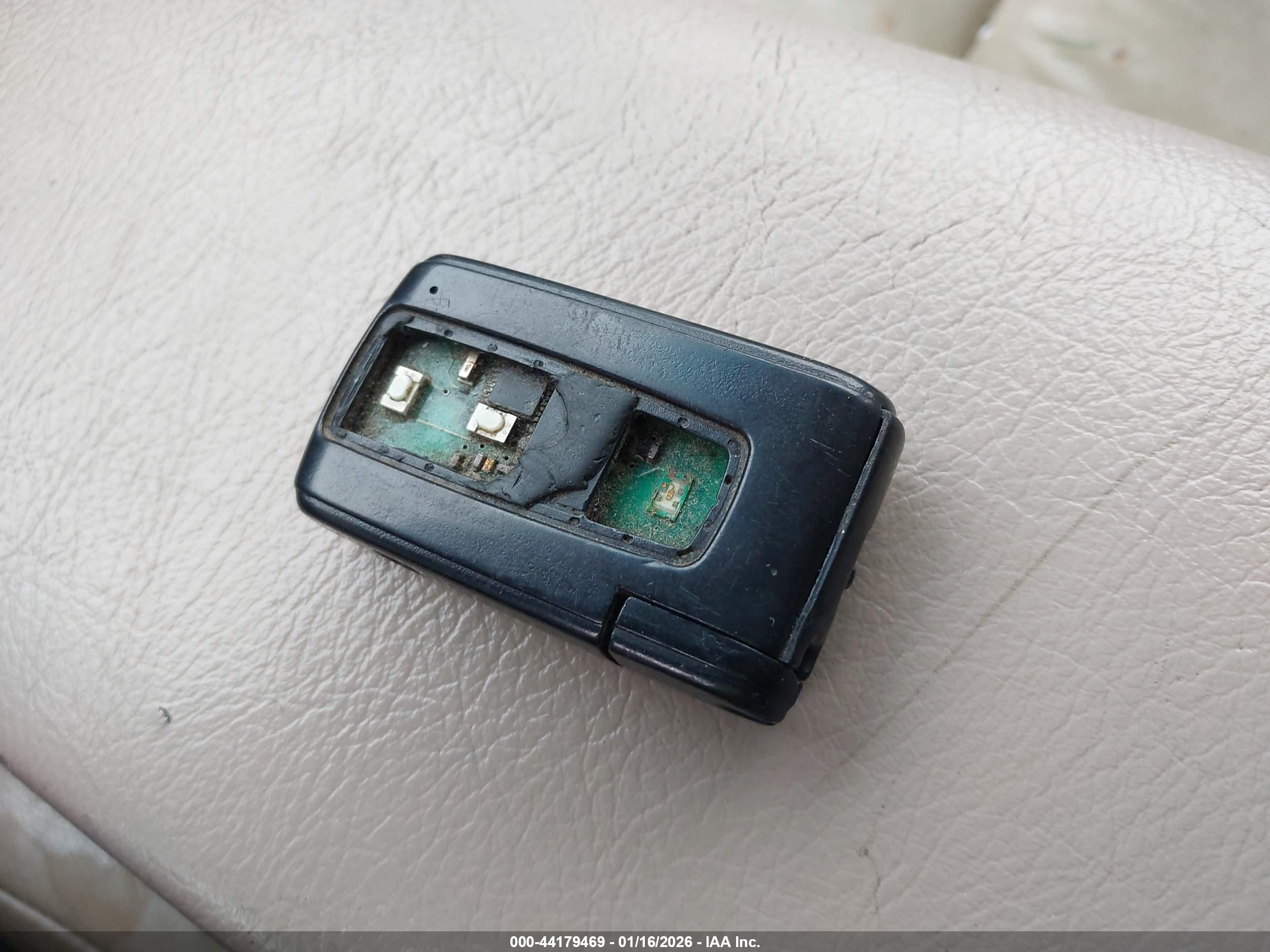 TOYOTA PRIUS image 11