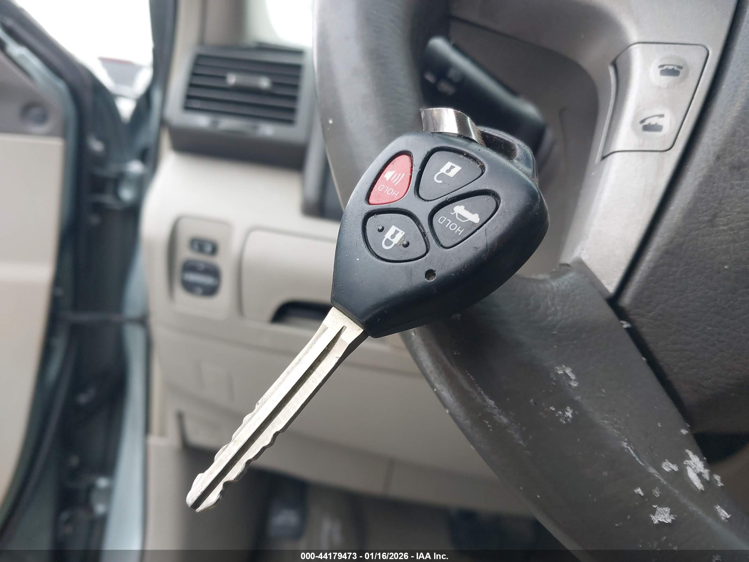 TOYOTA CAMRY image 11