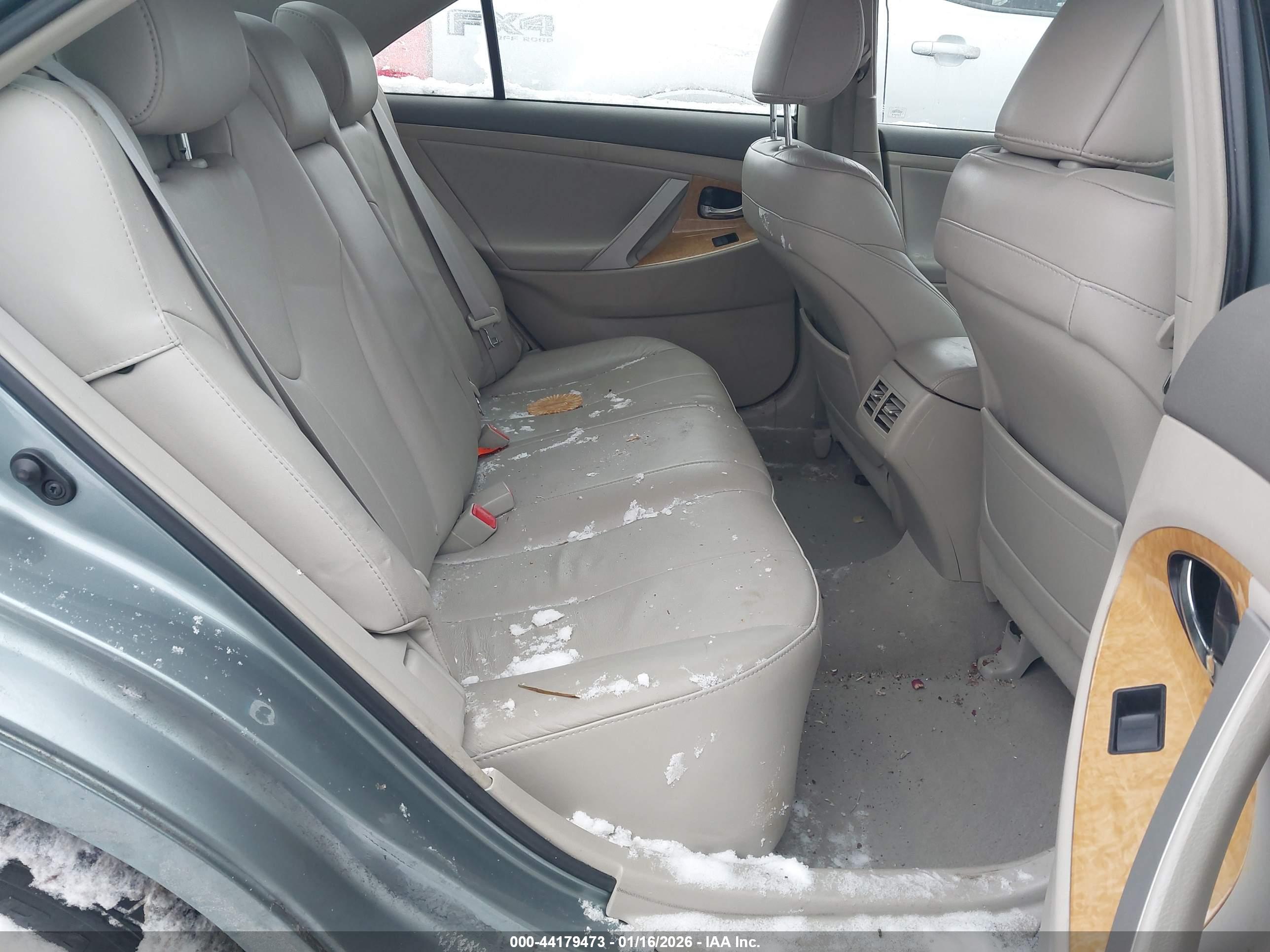 TOYOTA CAMRY image 8