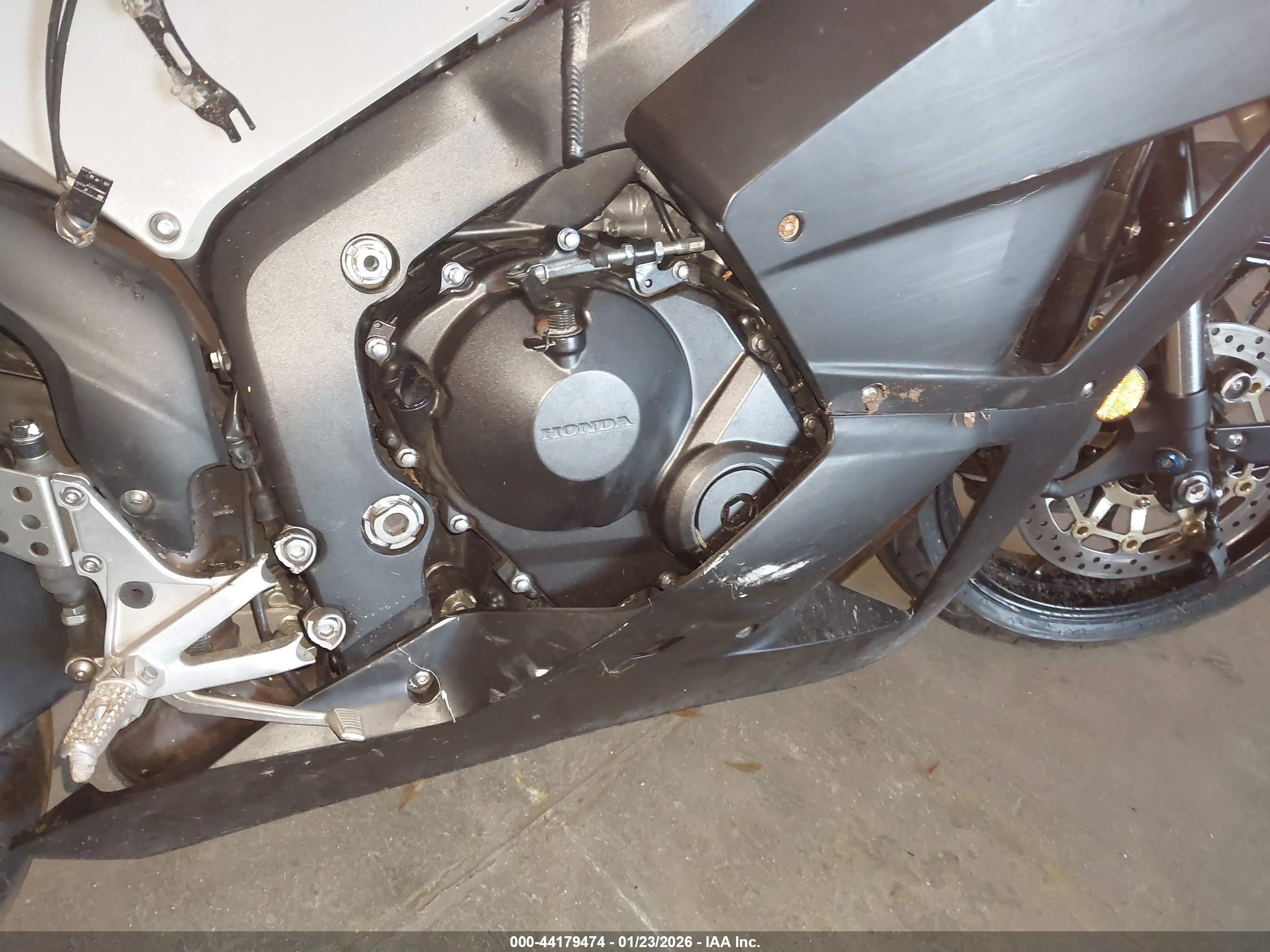 HONDA CBR600 image 8