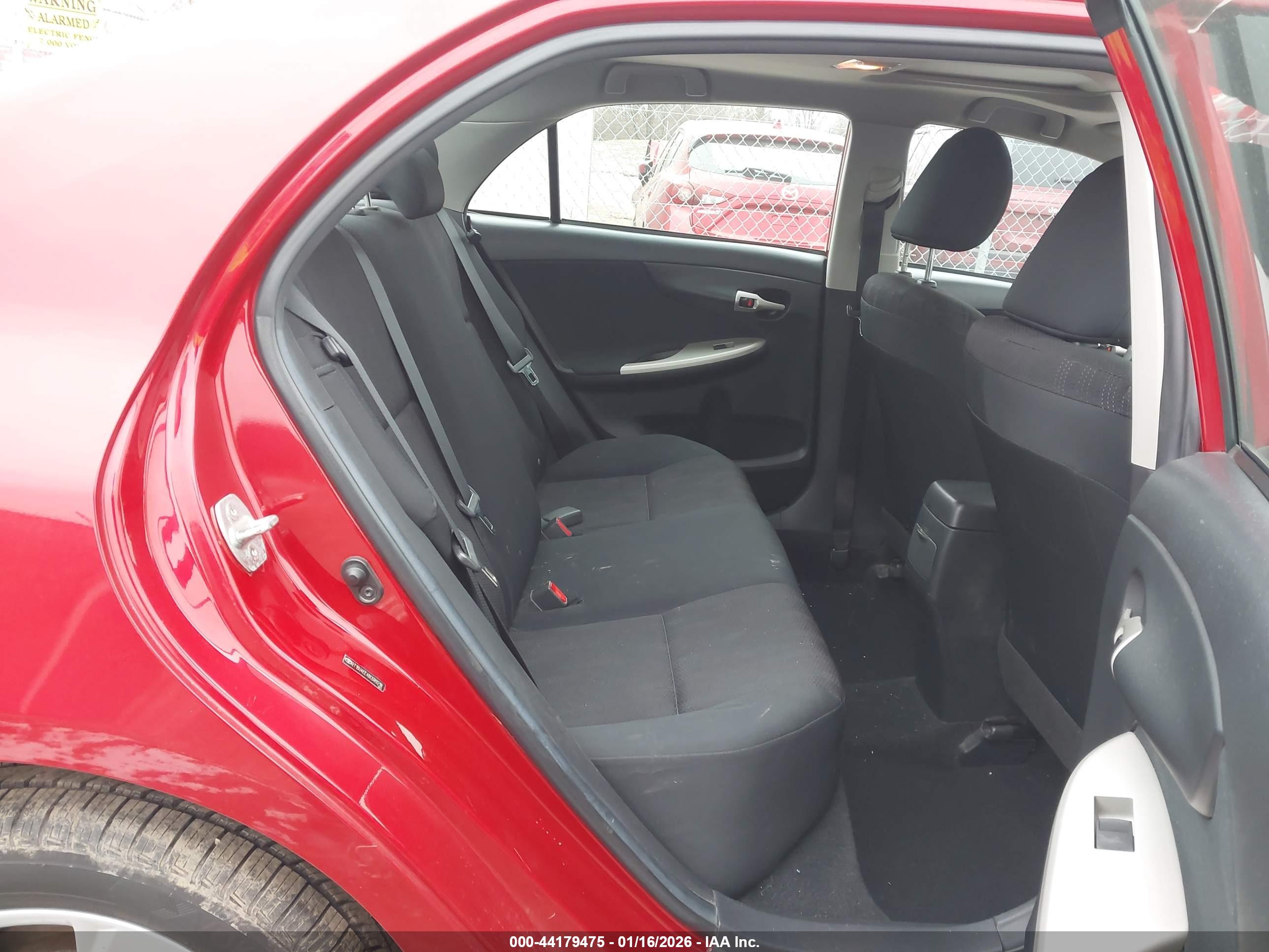 TOYOTA COROLLA image 8