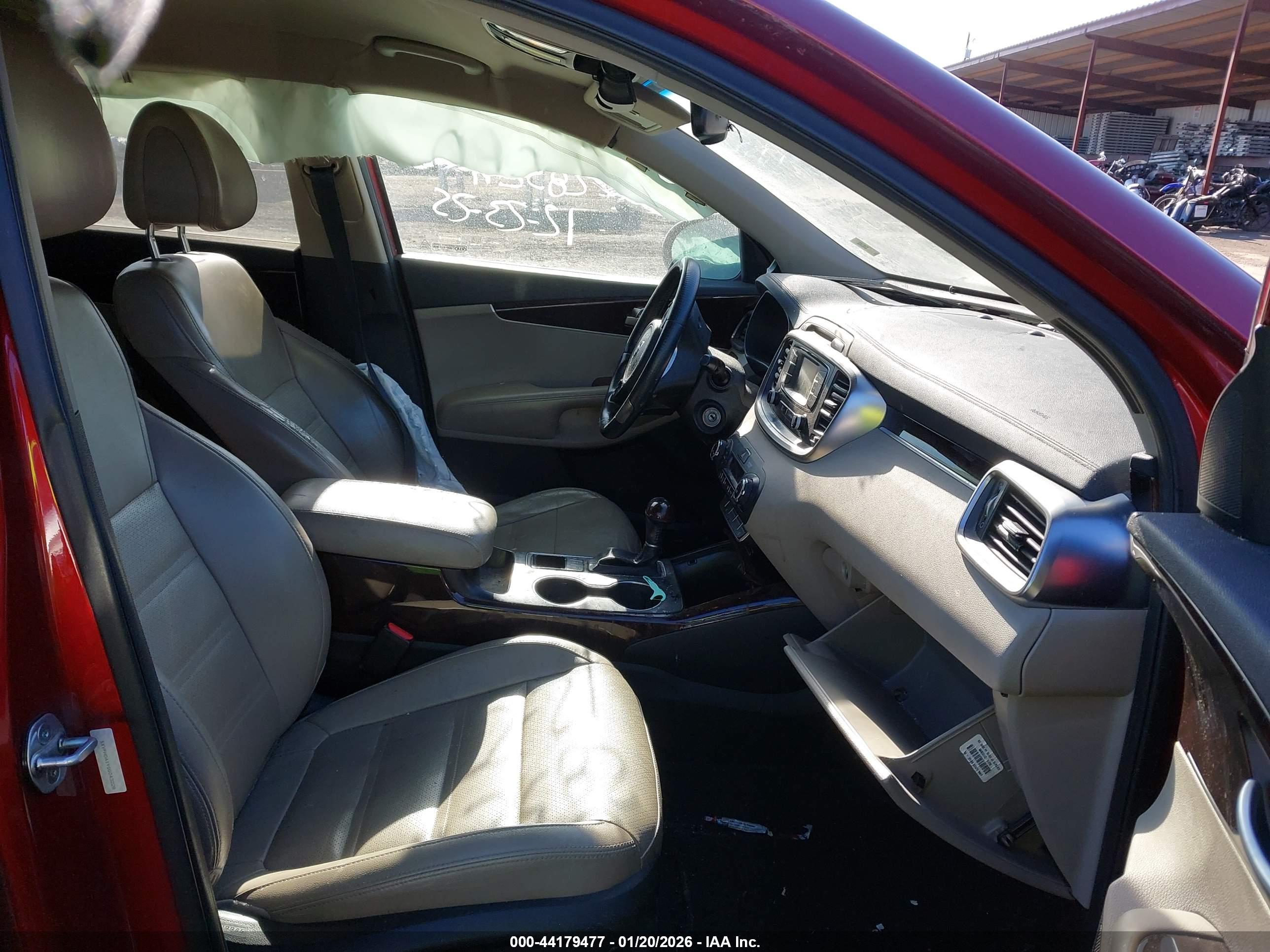 KIA SORENTO image 5
