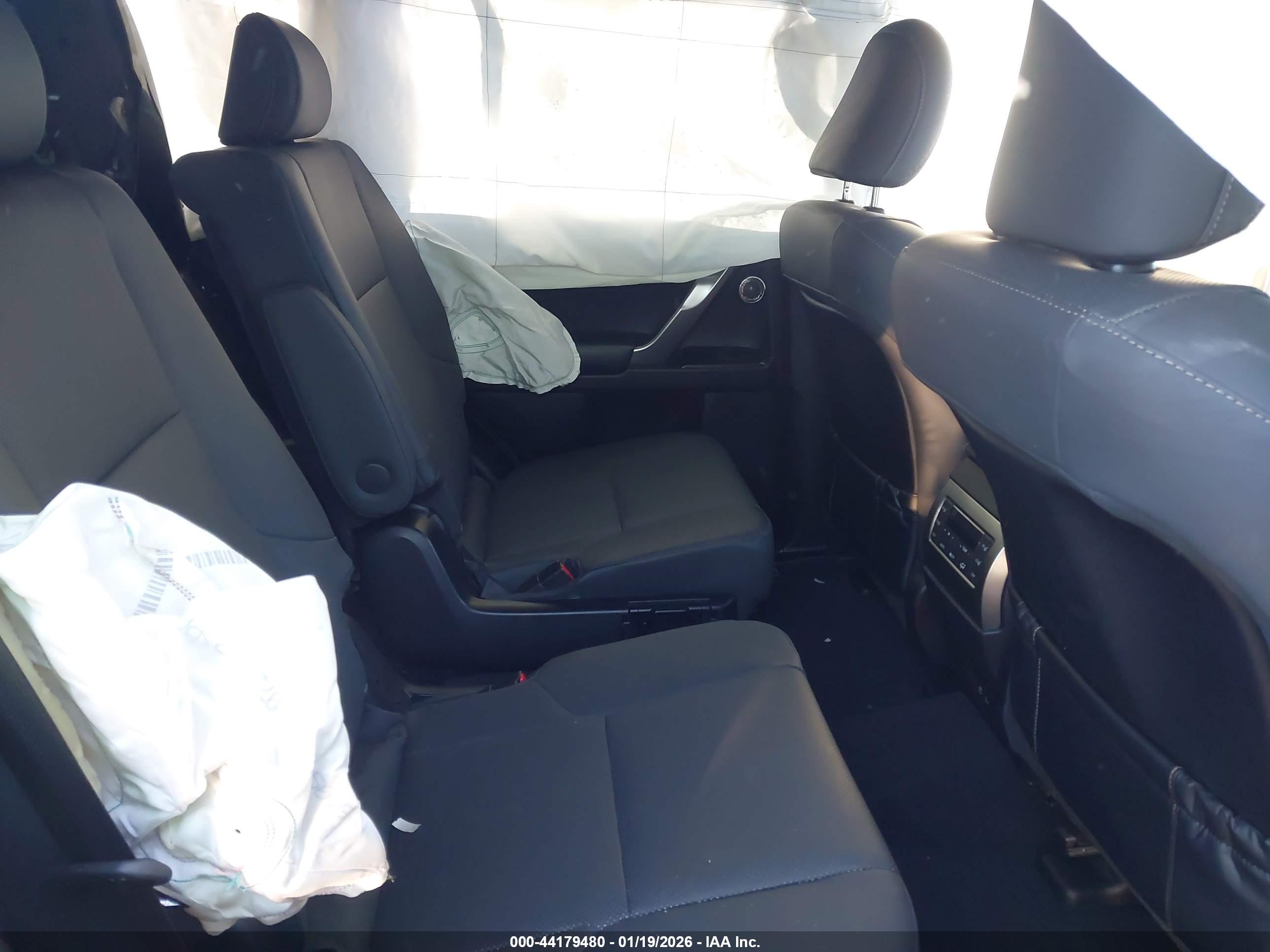 LEXUS GX image 8