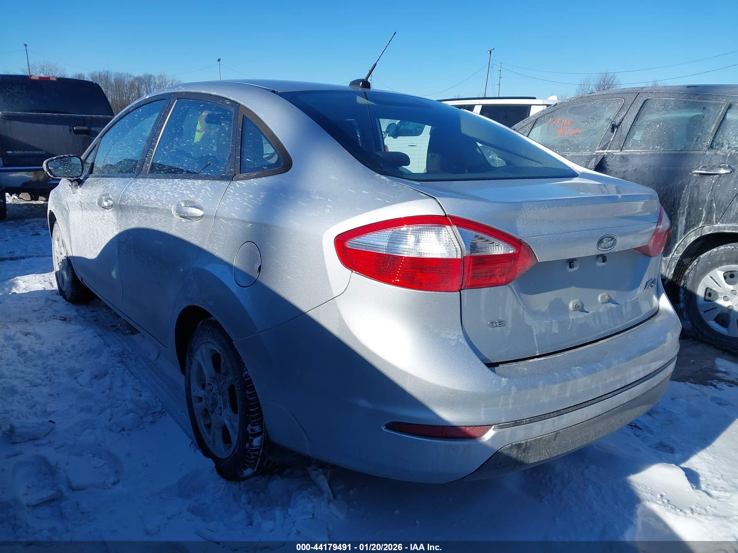 FORD FIESTA image 3