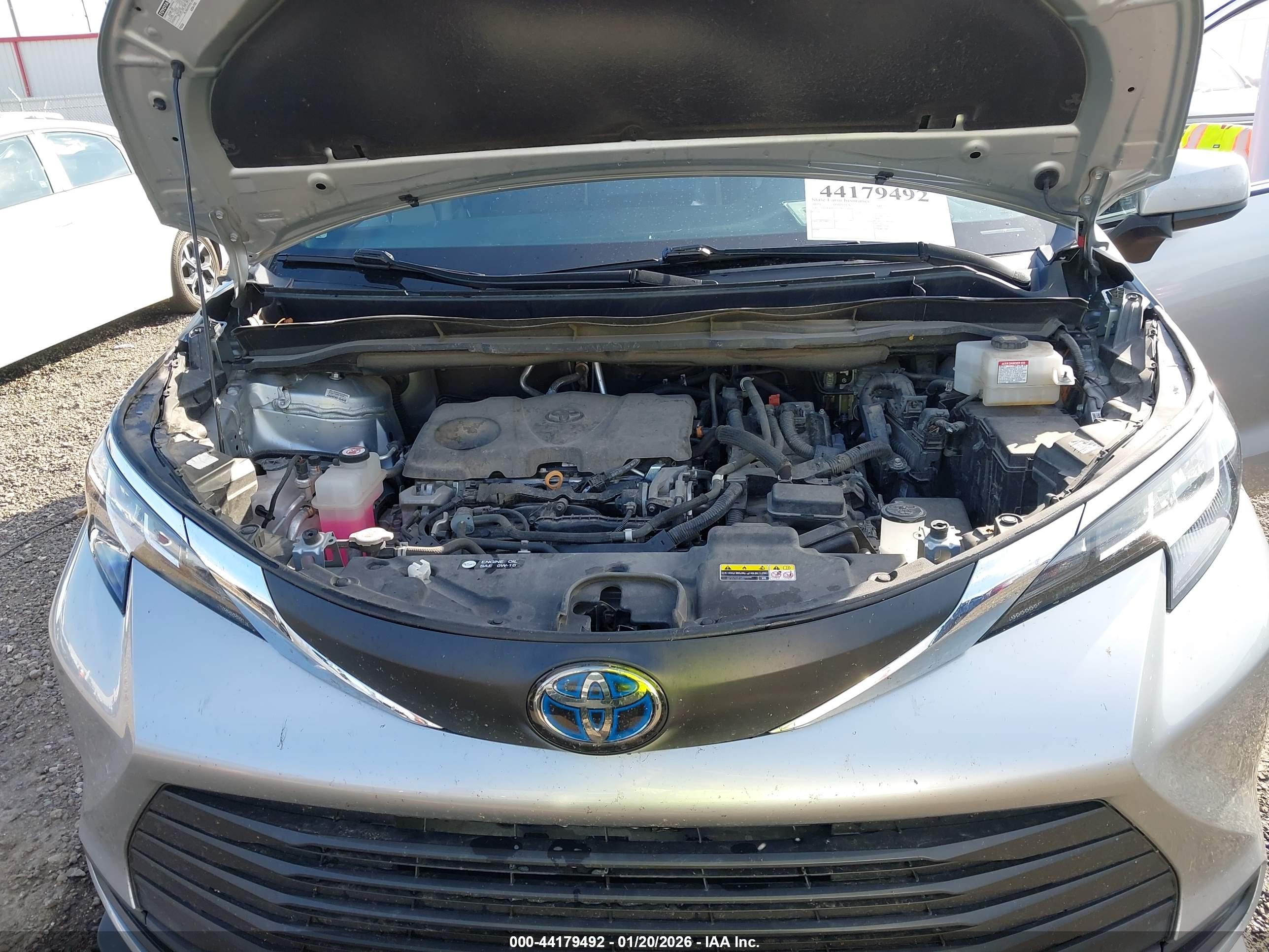 TOYOTA SIENNA image 10