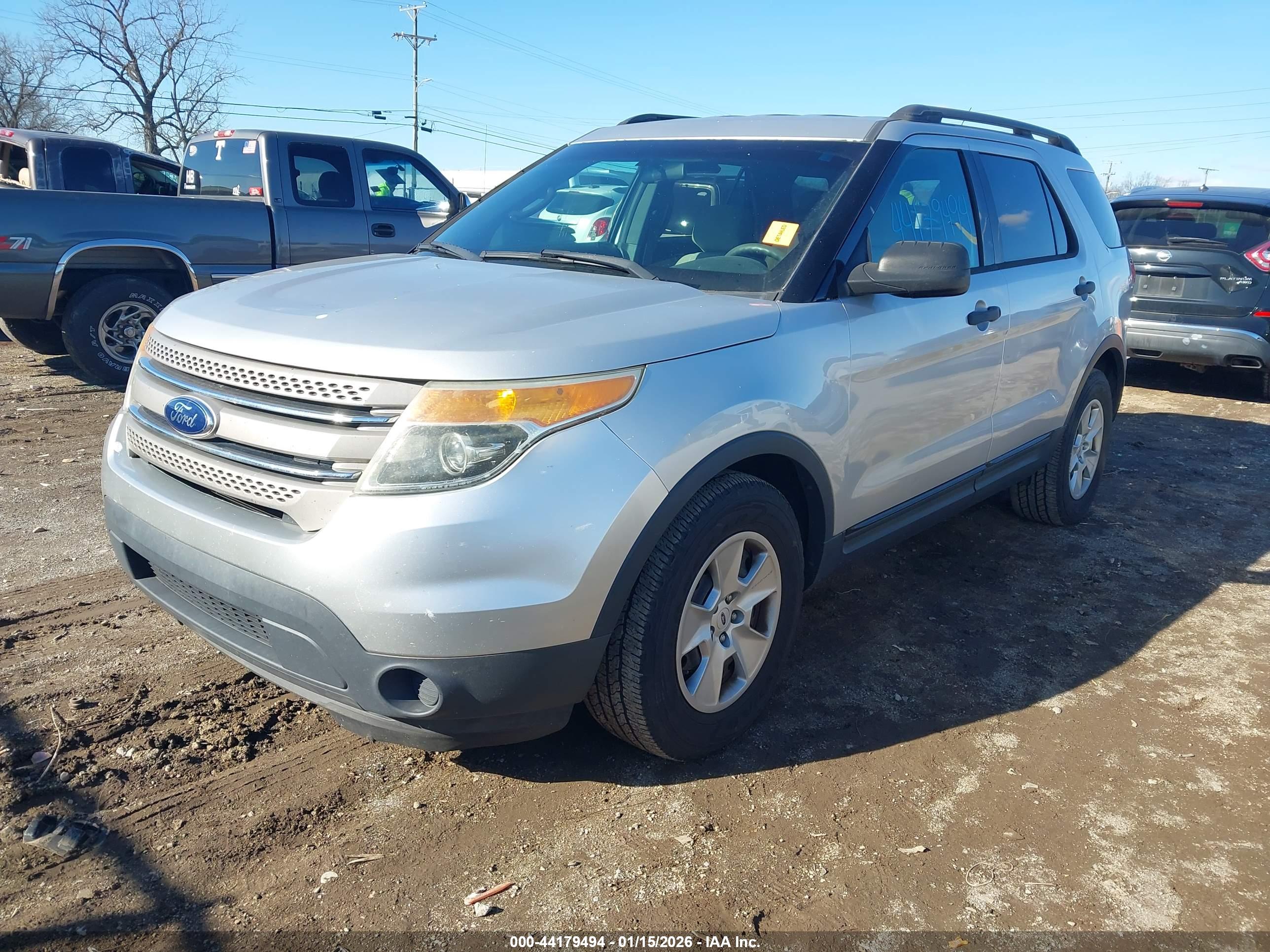 FORD EXPLORER image 2