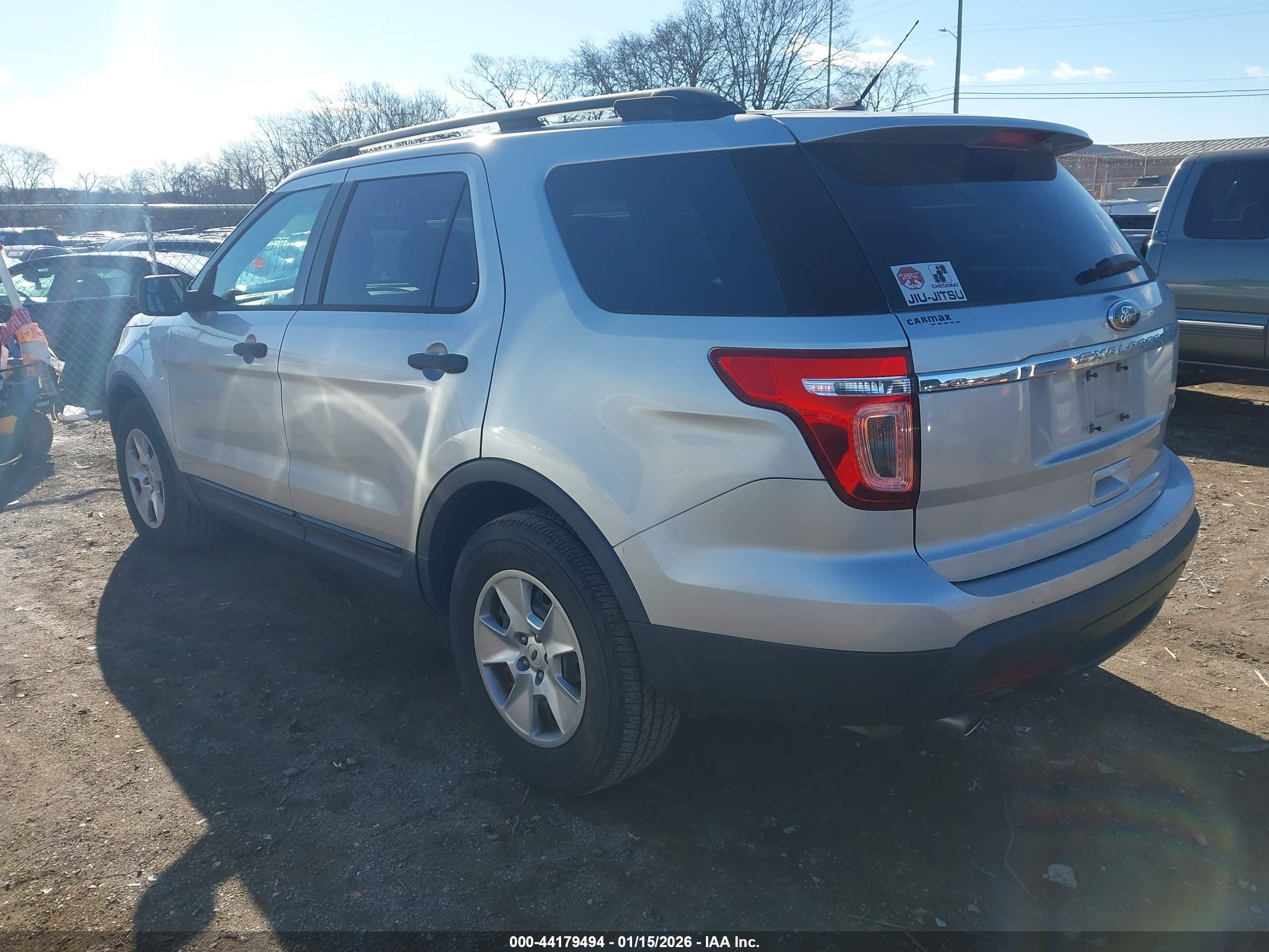 FORD EXPLORER image 3