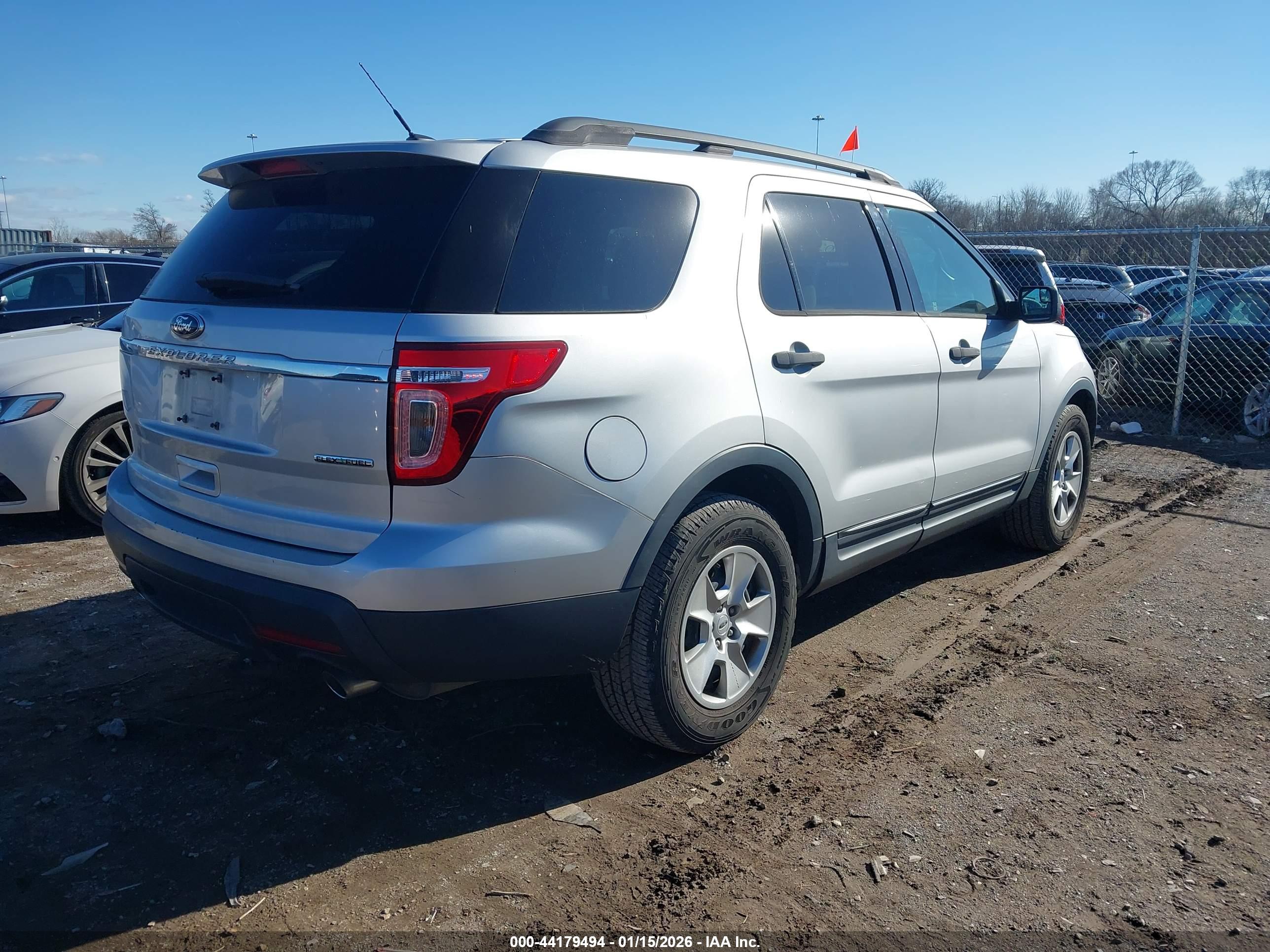 FORD EXPLORER image 4